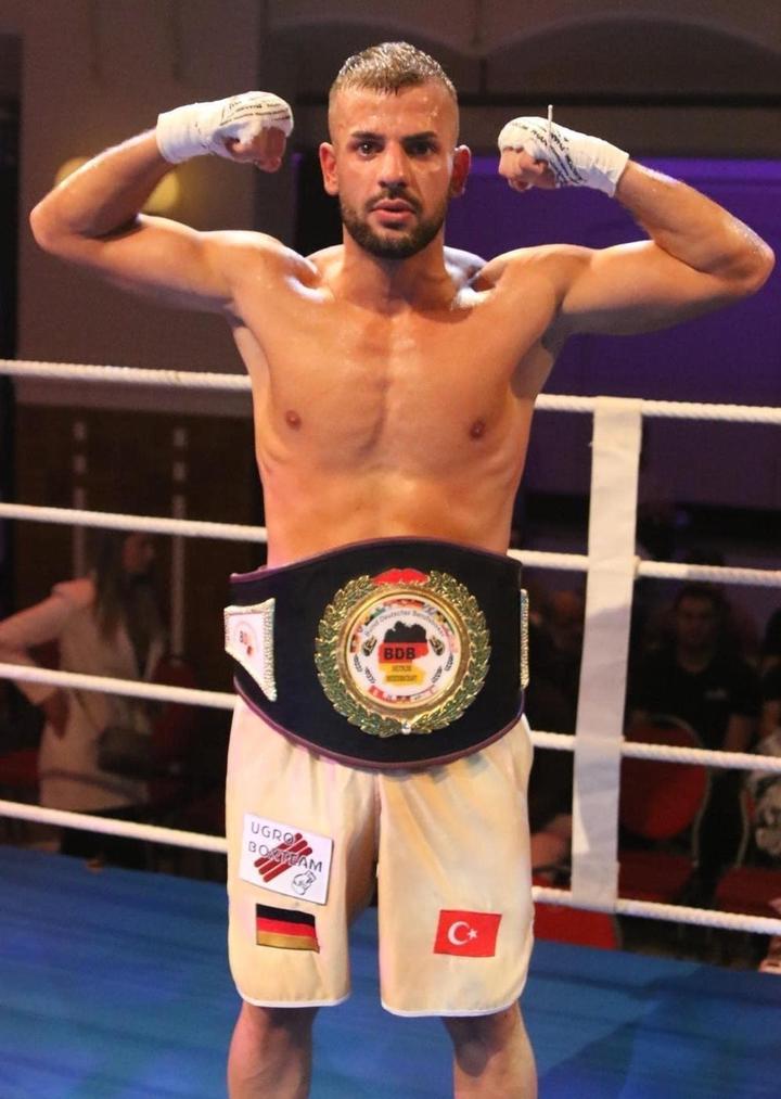 Boxen Yusuf Düskün aus Düren wird Deutscher Meister im Weltergewicht