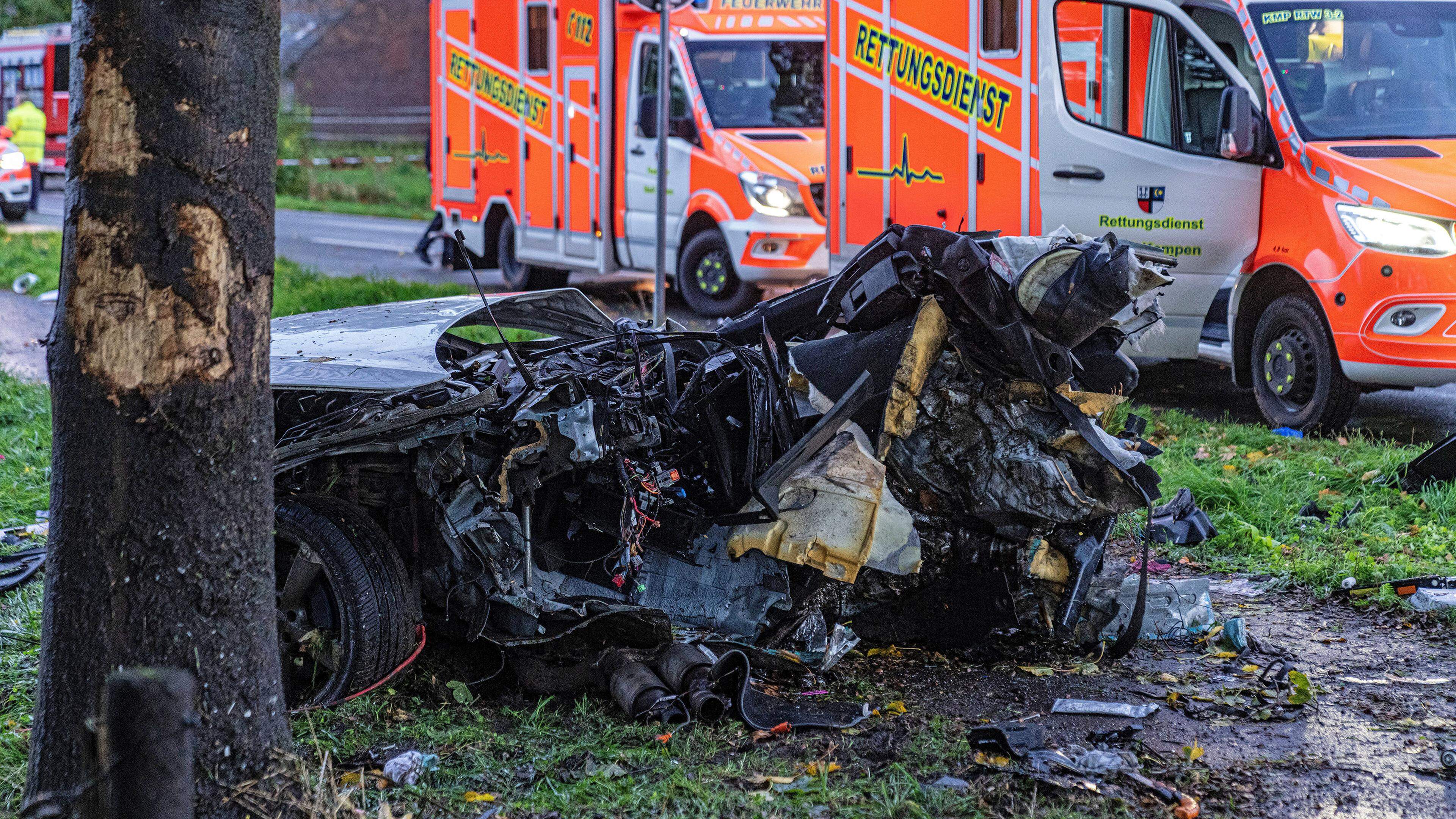 Vater Mit Zwei Kleinen Kindern Stirbt Bei Schwerem Unfall Am