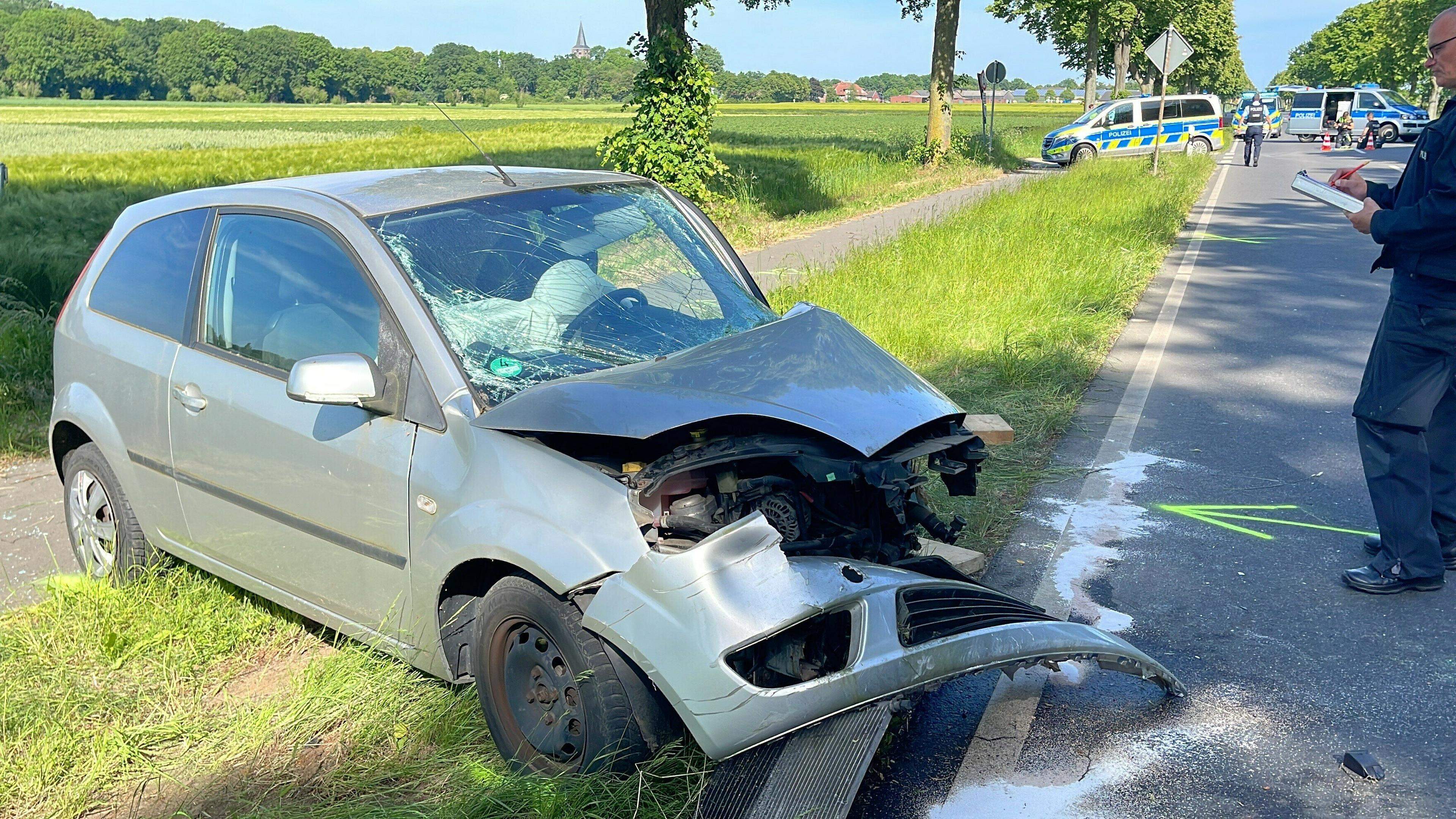 Autofahrerin Stirbt Noch An Der Unfallstelle In Wegberg Aachener Zeitung