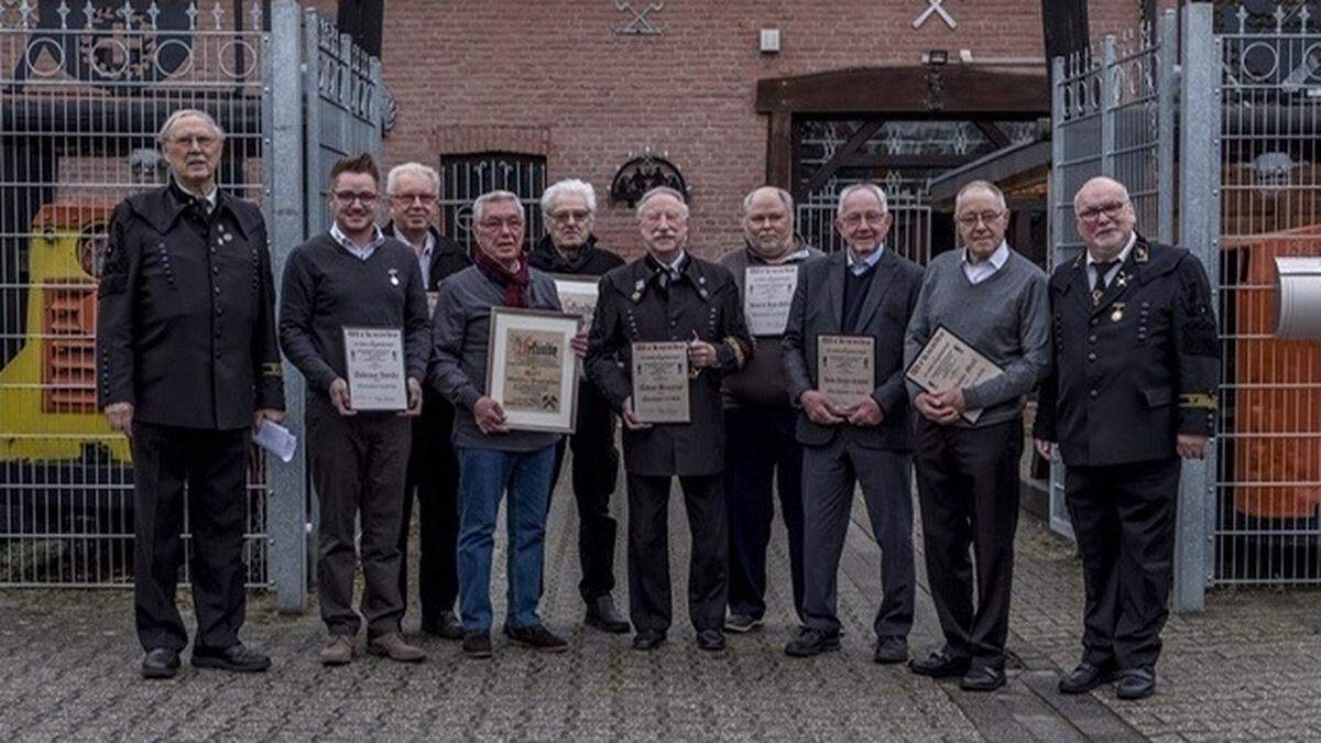 Gl Ck Auf Ehrt Langj Hrige Mitglieder Aachener Zeitung