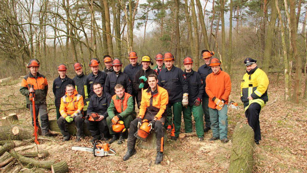 Baum F Llt Bei Der Freiwilligen Feuerwehr Wegberg Aachener Zeitung