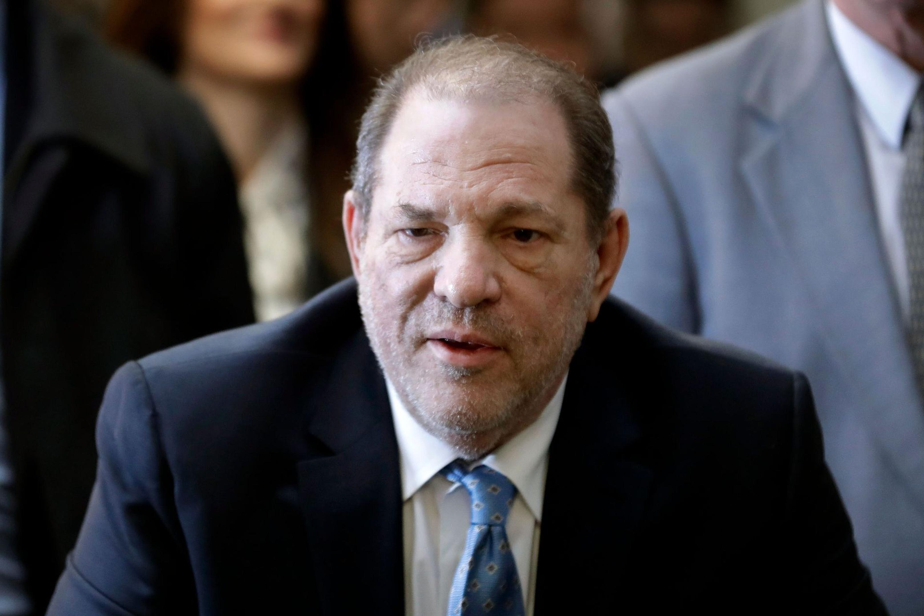 Ein Gericht in New York hat der Berufung Harvey Weinsteins stattgegeben.
