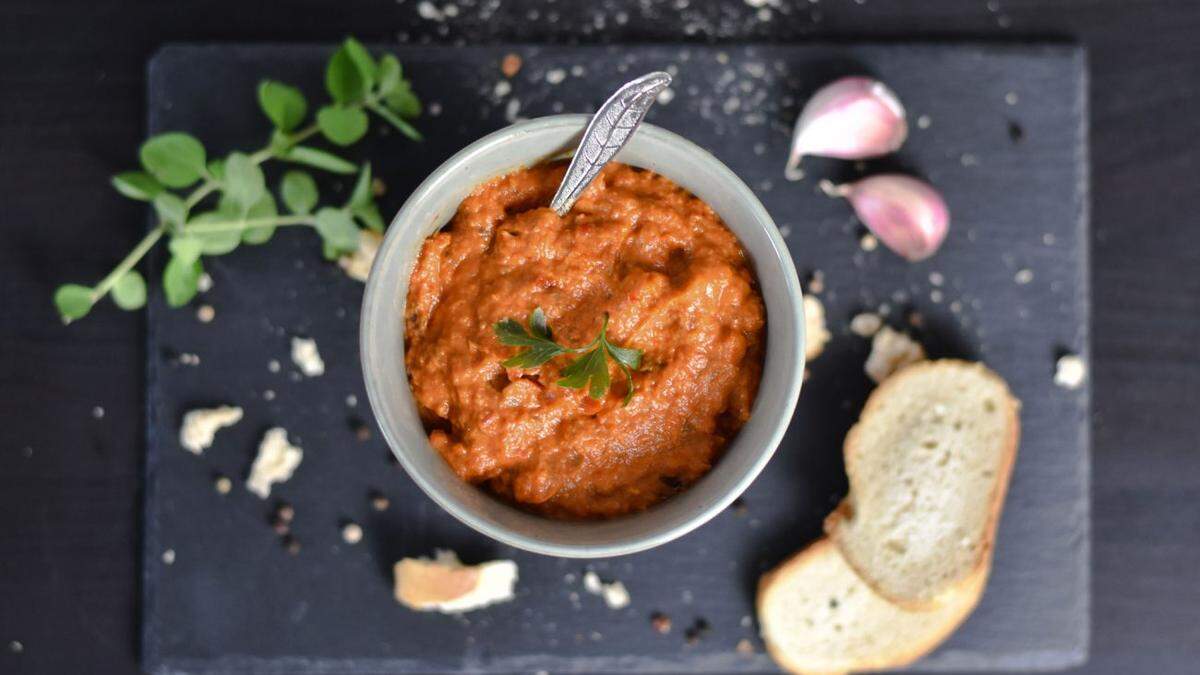 Pikante Würzpaste für Fleisch, Kartoffeln und Gemüse: Ajvar | Aachener ...