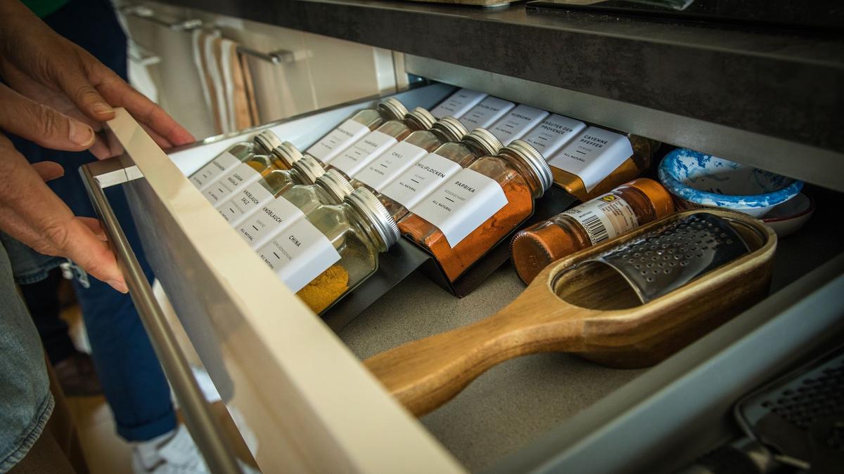 Nur-nicht-auf-die-Dunstabzugshaube-So-halten-Gew-rze-l-nger