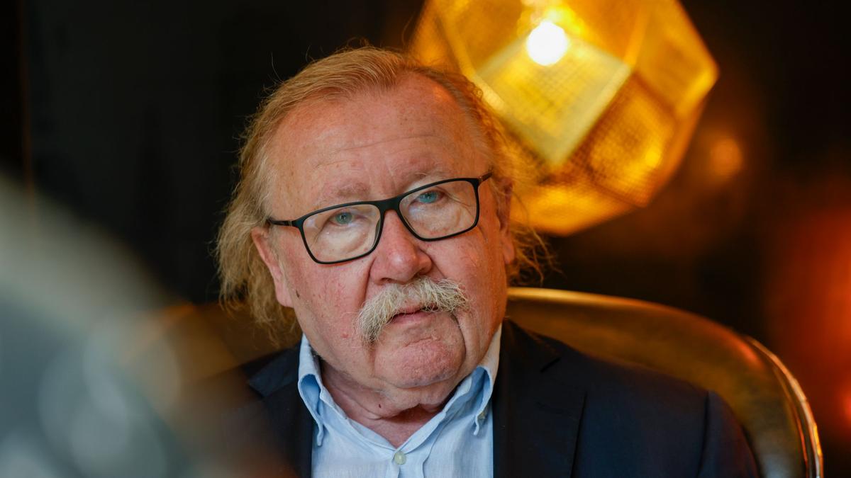 Sloterdijk-will-Handyverbot-f-r-Kinder-und-Jugendliche