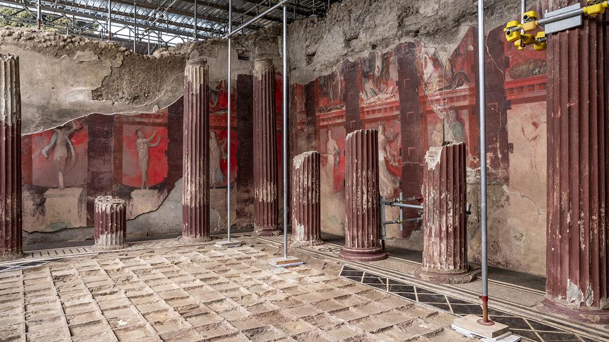 Neuer-Fund-in-Pompeji-Gro-es-Fresko-in-Festsaal