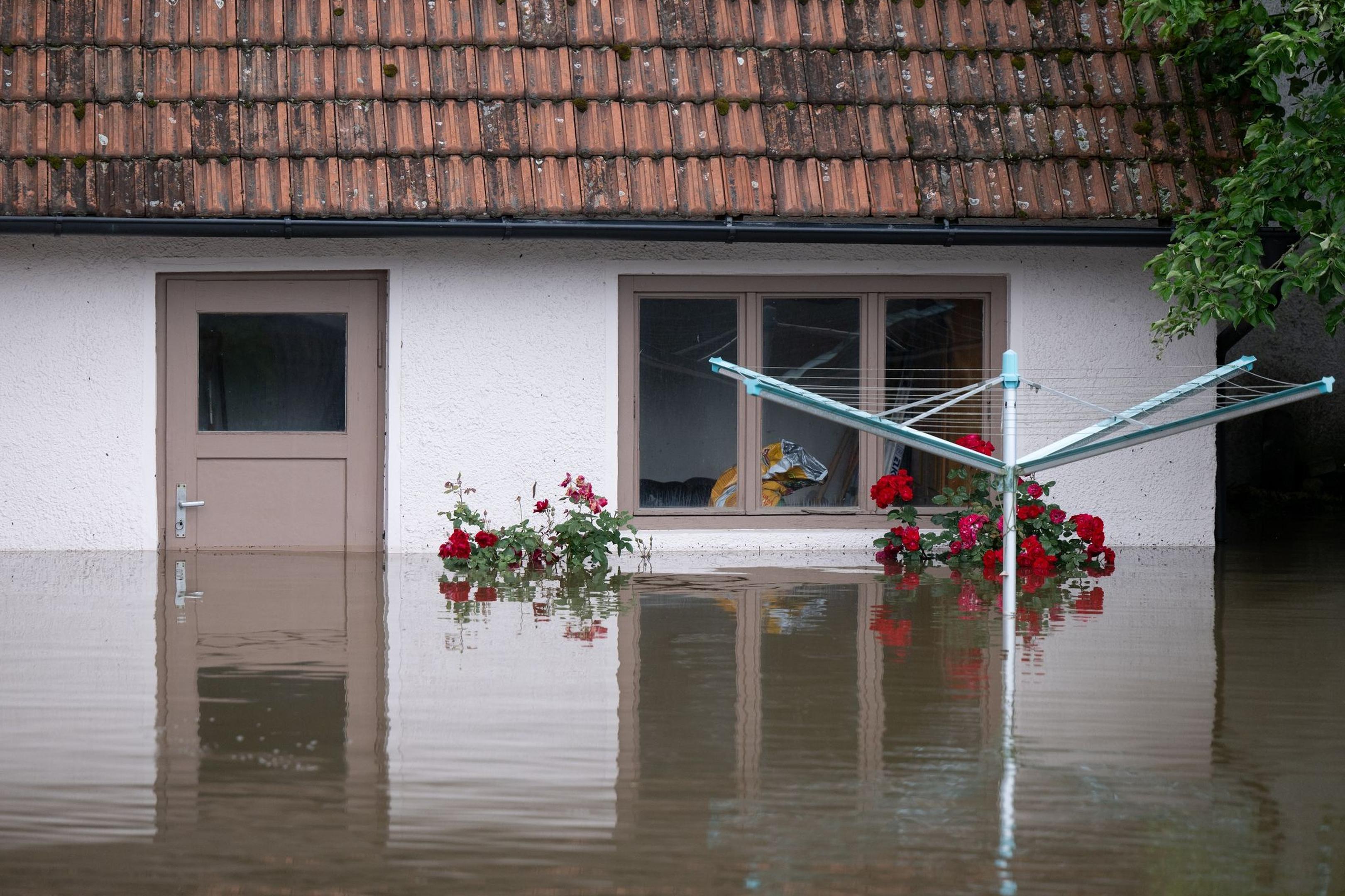Teile von Bayern und Baden-Württemberg sind seit dem vergangenen Wochenende von Hochwasser und Überschwemmungen betroffen.