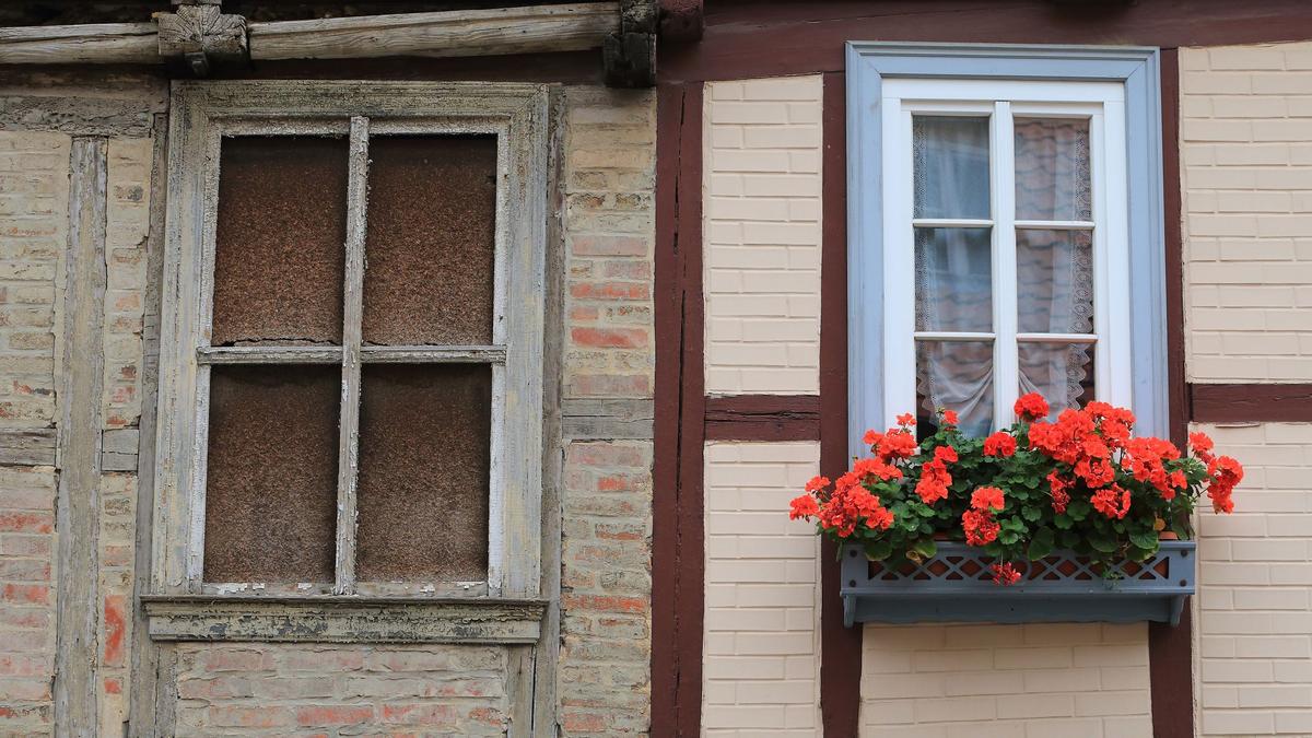 Folgekosten-vermeiden-Beim-Hauskauf-auf-das-Baujahr-achten