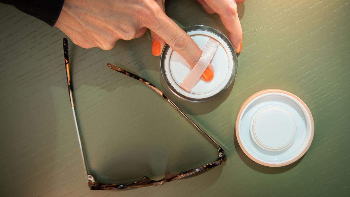 Abdr-cke-von-der-Sonnenbrille-verhindern-mit-diesem-Trick-
