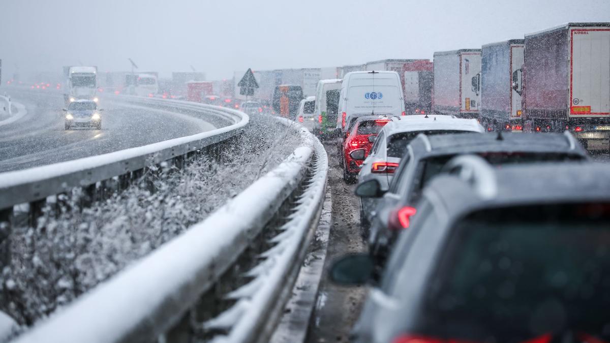 so-kommen-sie-gut-durch-den-winterstau