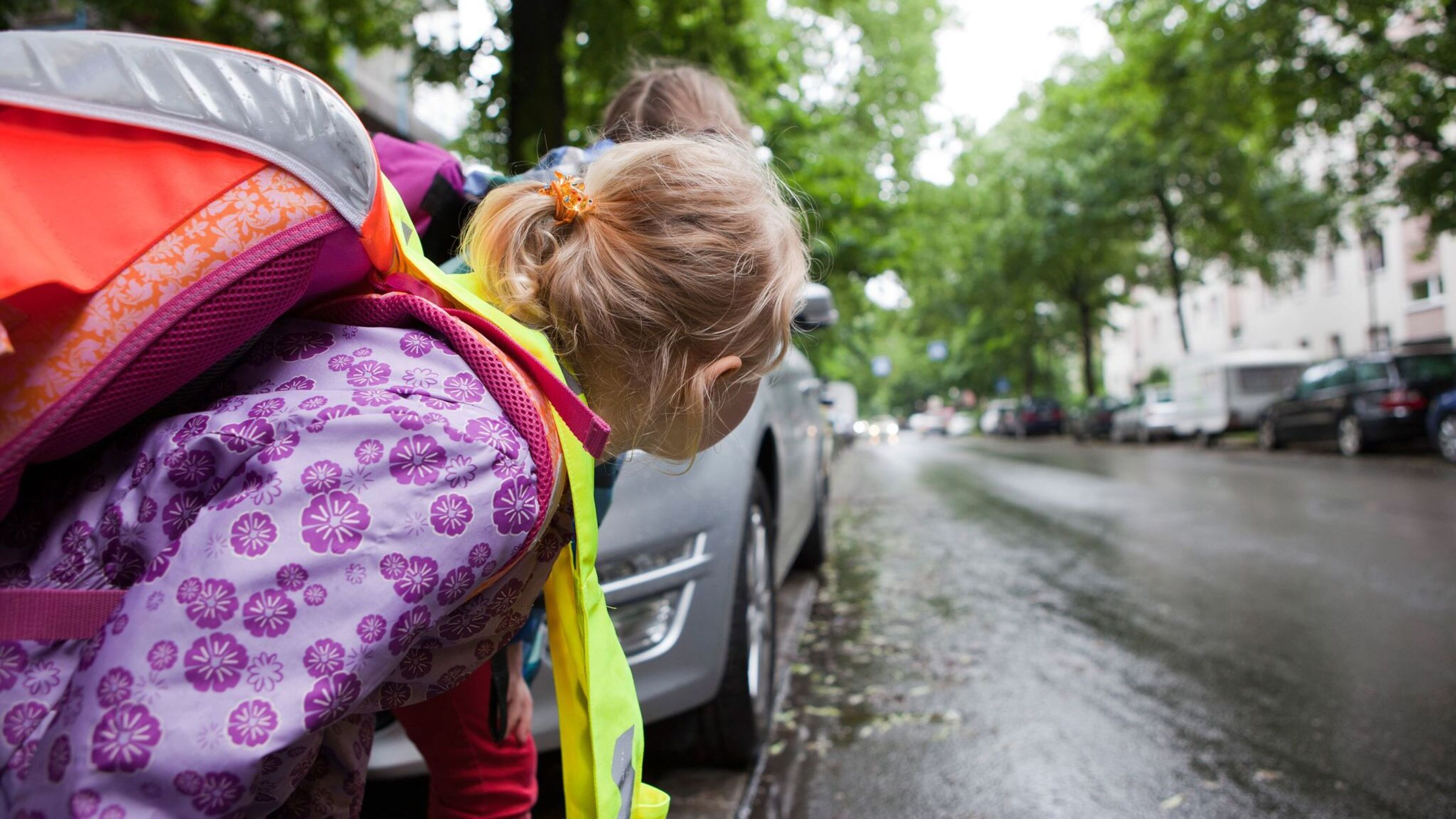 Kind am Straßenrand? Lieber nicht herüberwinken