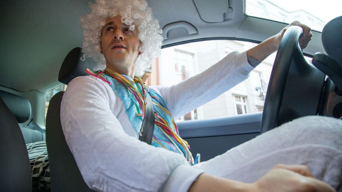 Jeck, nicht dumm: Was Narren im Straßenverkehr besser lassen | Aachener ...