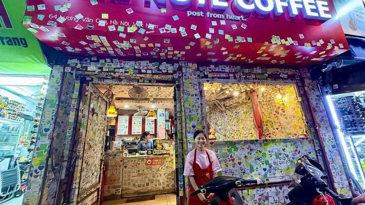 Ber-hmt-durch-Instagram-Caf-voller-Post-its-in-Hanoi