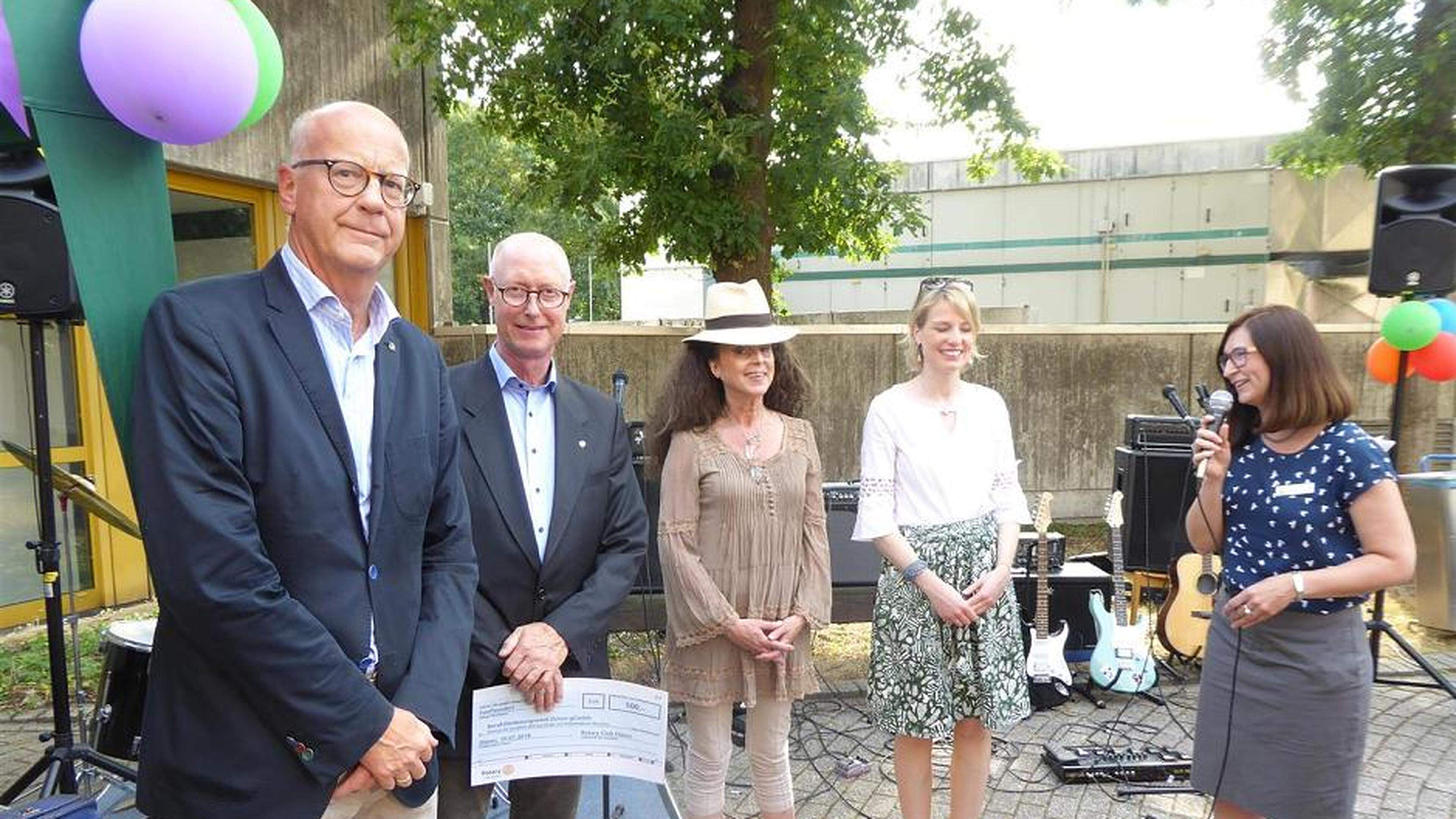 Prominenter Besuch bei Sommerfest des Berufsförderungswerkes Aachener