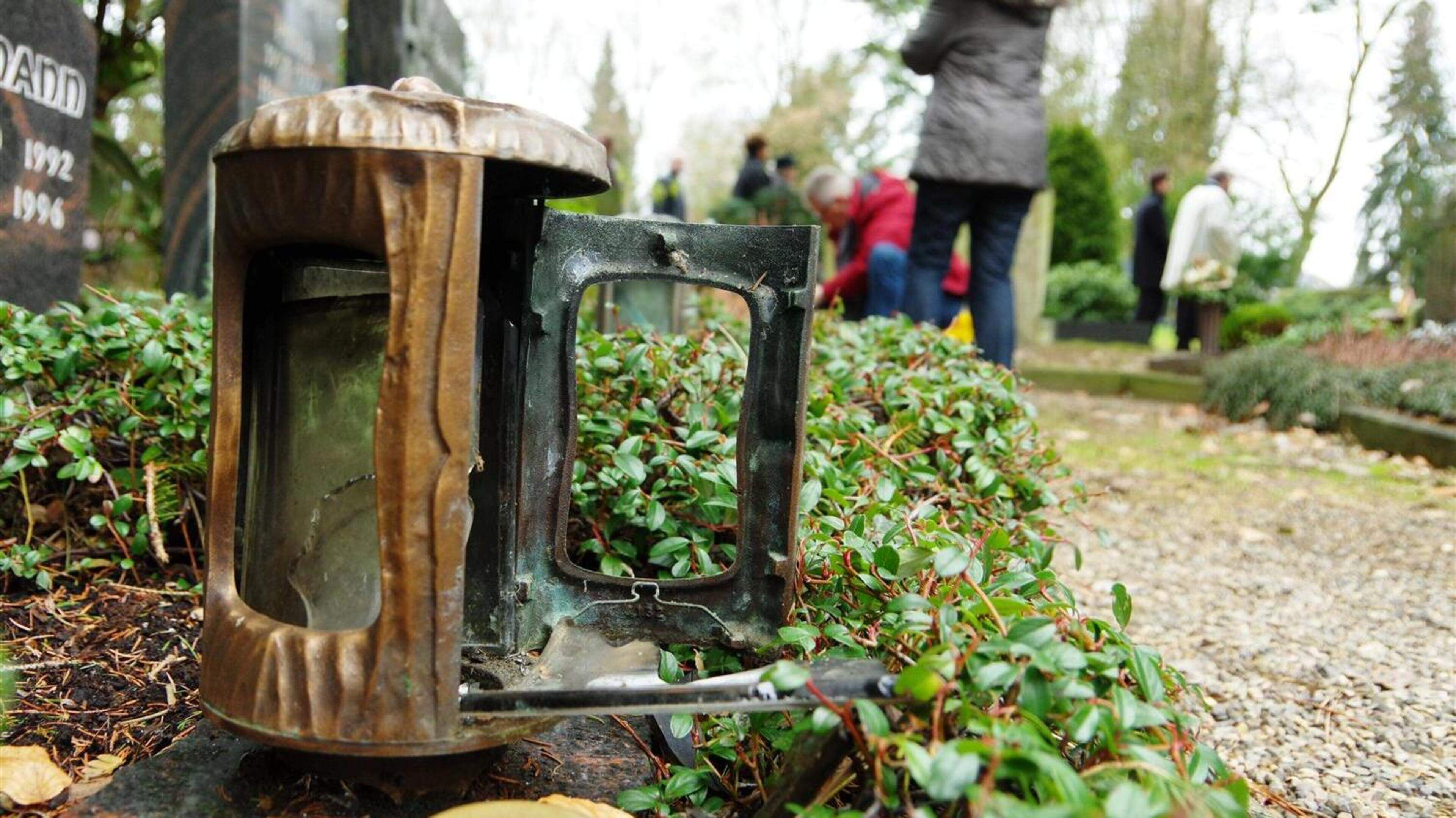 Kinder wüten auf dem Friedhof von Münsterbusch Aachener Zeitung