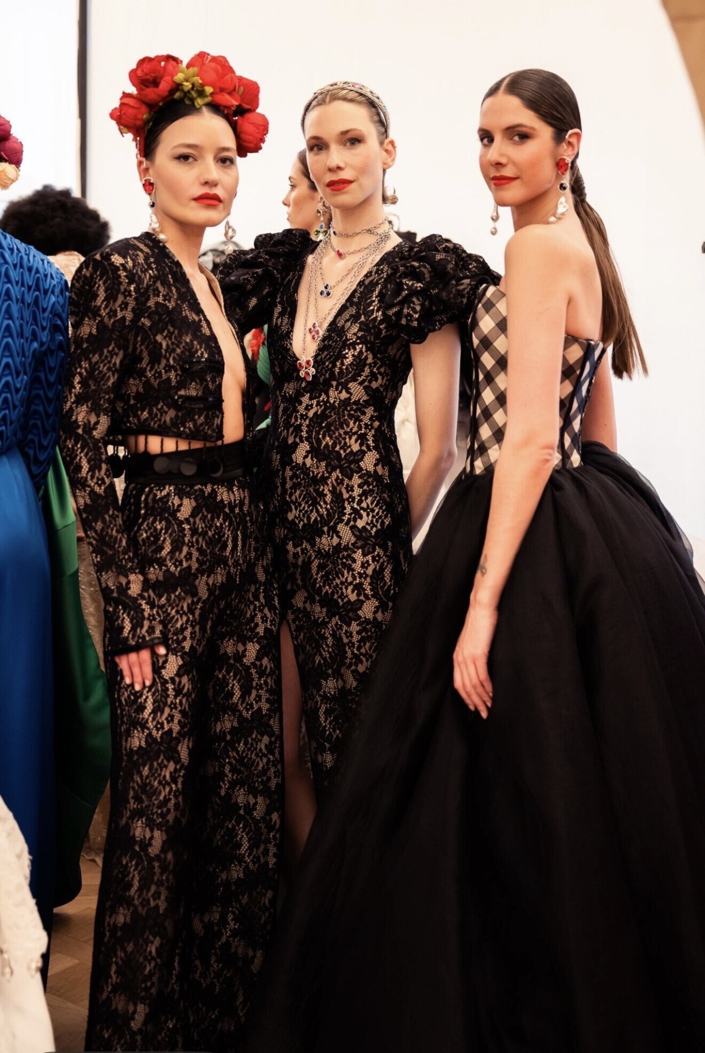 Frisörin aus Düren bei Fashion Week: Yasemin Gök stylt Models in Paris ...
