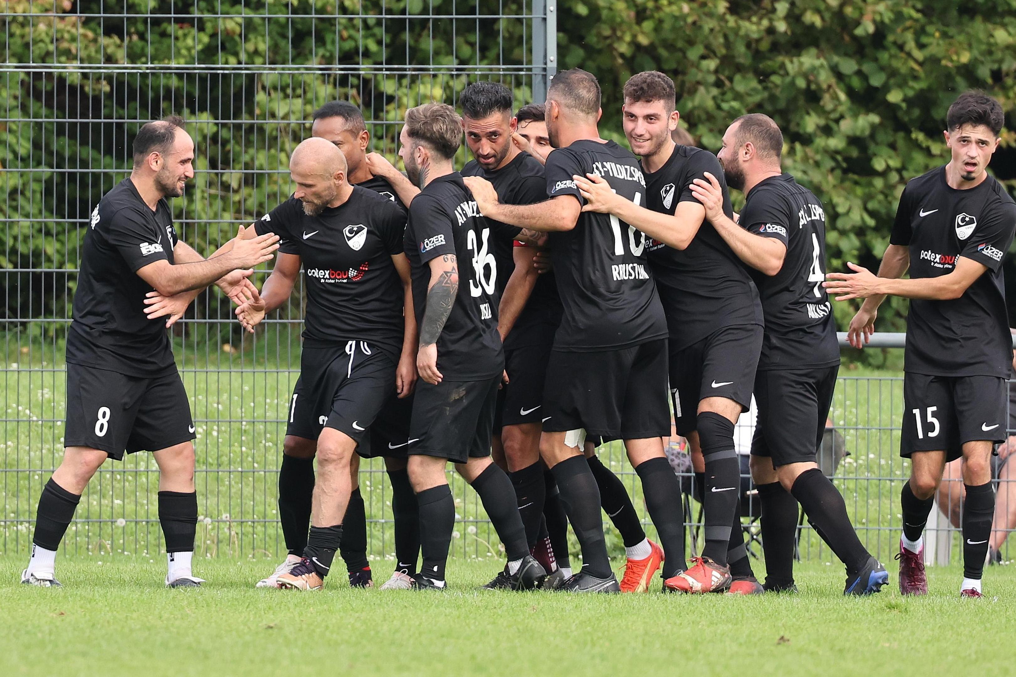 Meldet sich im Kampf um Meisterschaft und Titel in der Kreisliga A zurück: Die Mannschaft des Tabellenzweiten Ay-Yildizspor Hückelhoven.