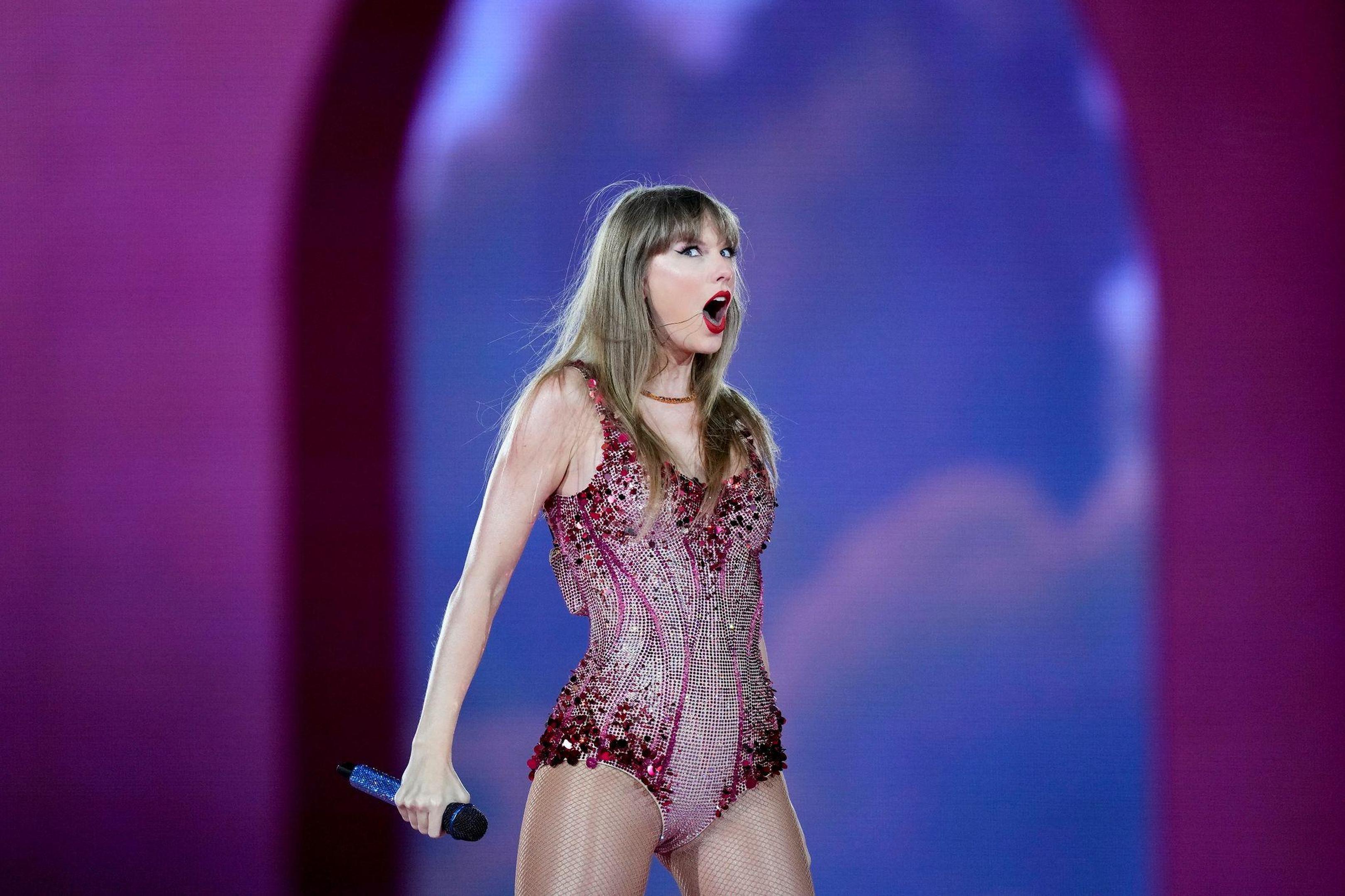 Taylor Swift tritt im Rahmen ihrer „The Eras Tour“ in Buenos Aires auf. 