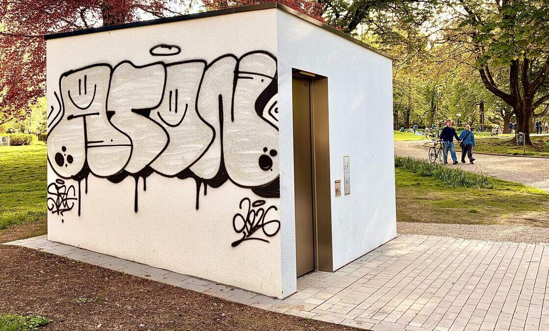 The most expensive toilet in Aachen has already been vandalized - | and ...