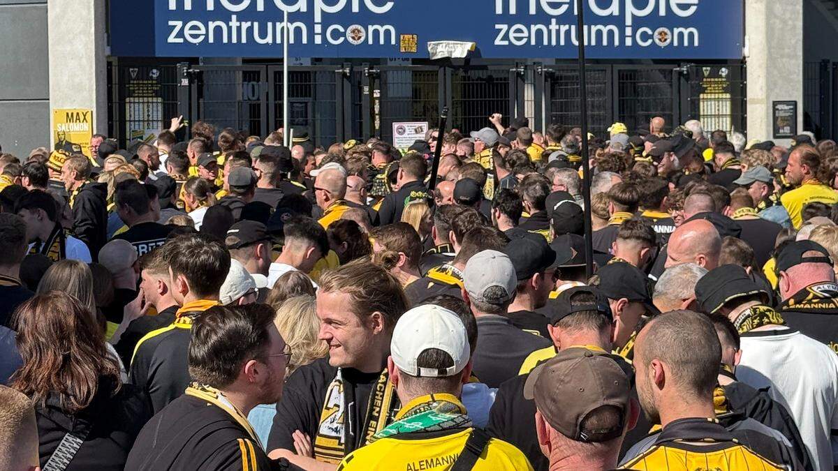 Alemannia entschuldigt sich für lange Wartezeit am Einlass