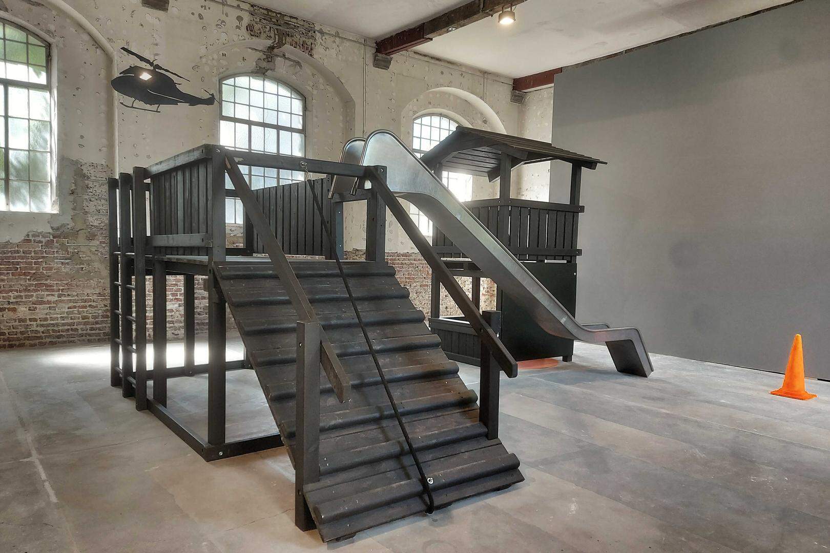 Johannes Wohnseifer: „What has Bilderberg Twodo with Black Helicopters“ im Kunsthaus NRW 2025