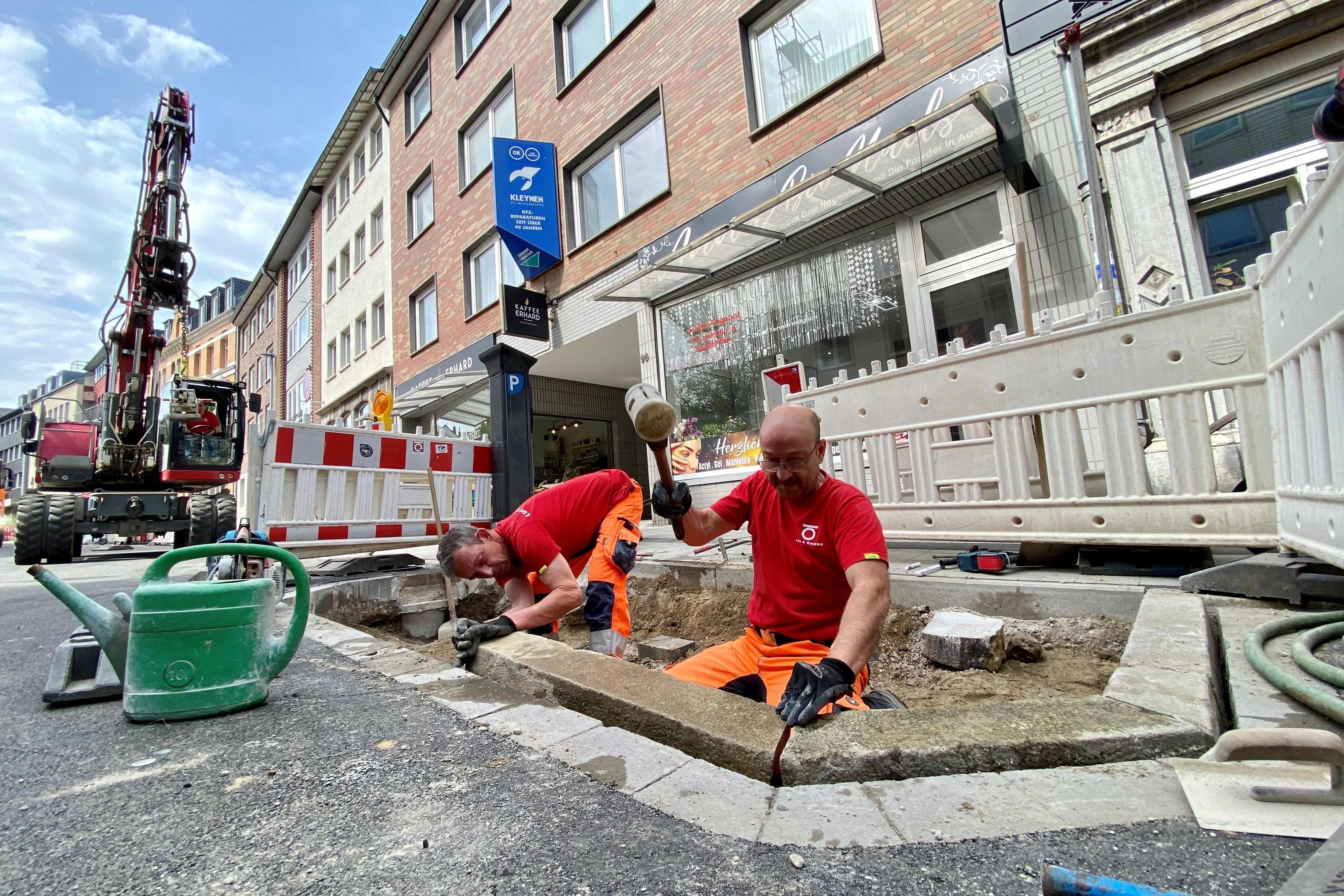 Endspurt der Bauarbeiten auf der Jakobstraße: Ob sie zur offiziellen Eröffnung vom Grabenring aus befahrbar sein wird, ist aber noch nicht geklärt.