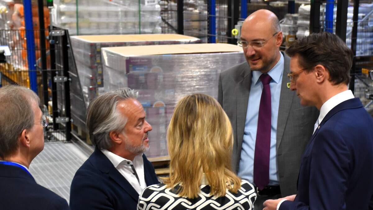 Deutschlands größter Fressnapf steht jetzt in Nörvenich