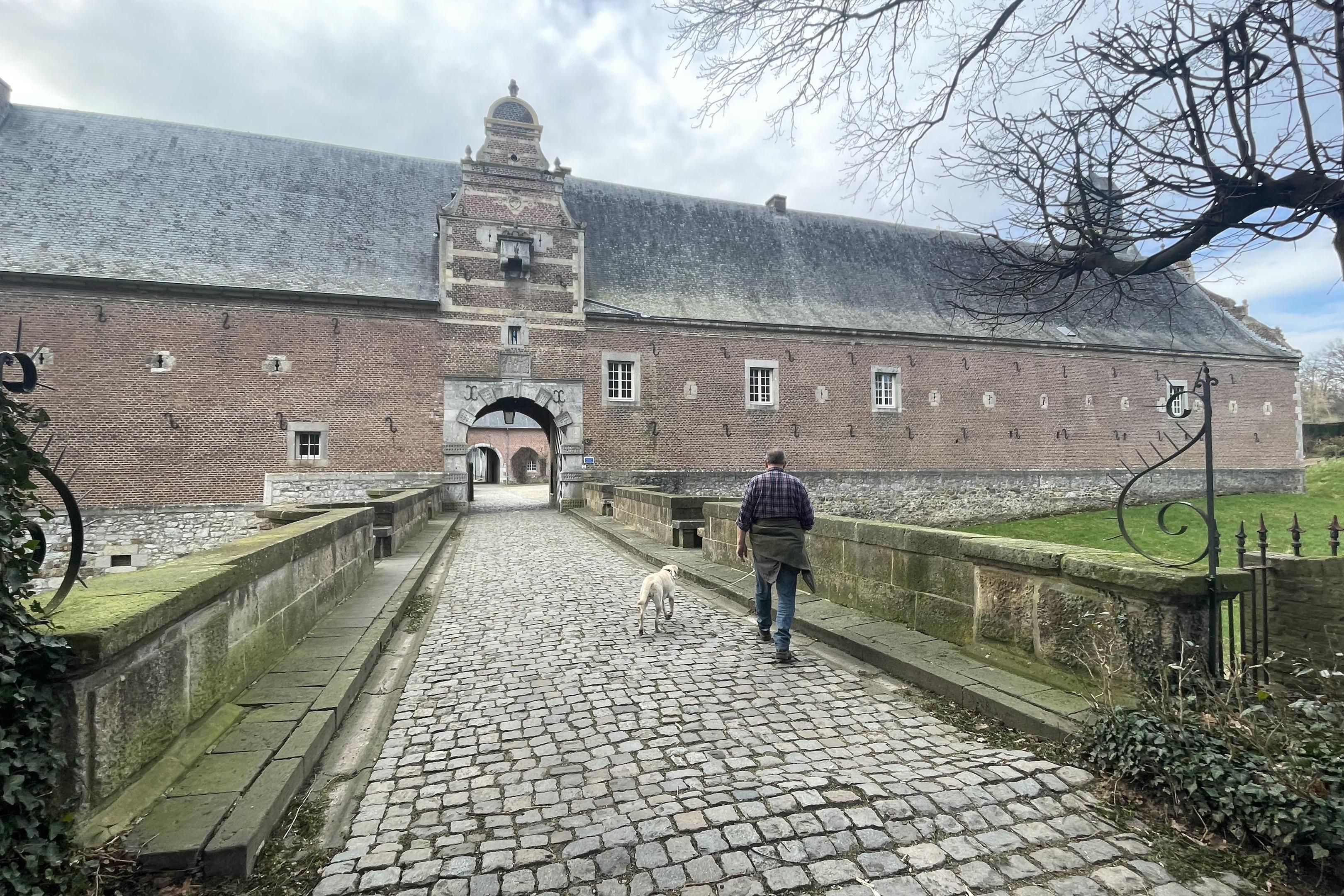 Ein Ziel unserer Wanderung: Schloss Mheer im Herzen des gleichnamigen Dorfes Mheer in der limburgischen Gemeinde Margraten.
