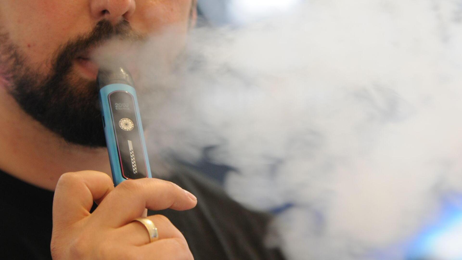 ist vape oder zigaretten schädlicher Gefahren von Vapes und E-Zigaretten