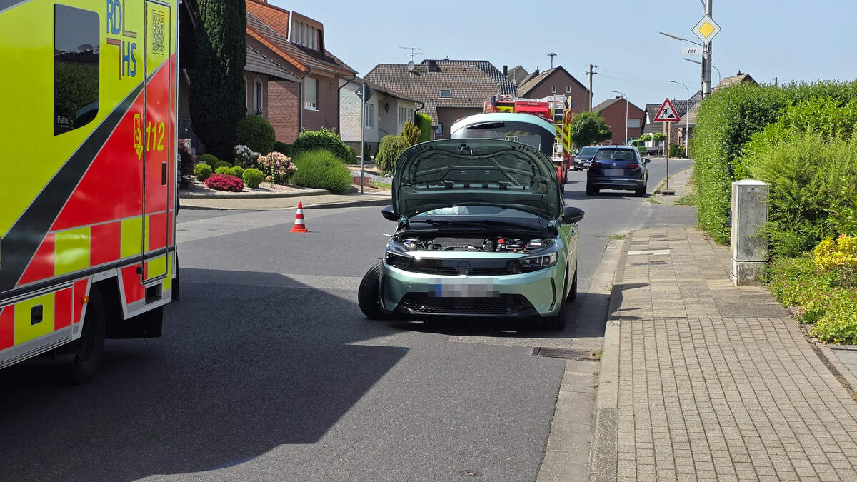 Zwei Autos kollidieren in Heinsberg-Vinn: keine Verletzten | Aachener ...