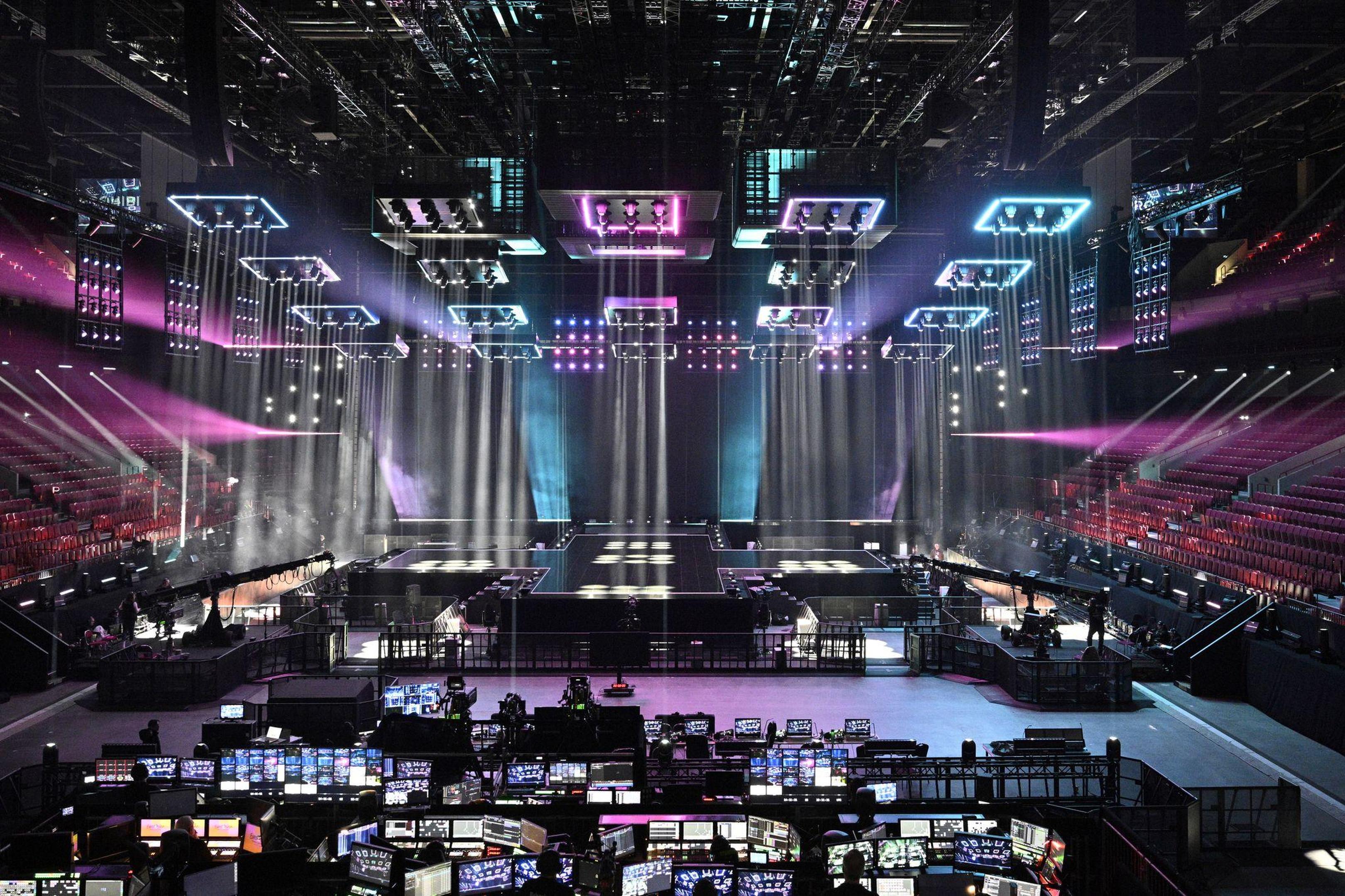 Die fertige Bühne des Eurovision Song Contest (ESC) in der Malmö Arena. In der Halle findet der 68. Eurovision Song Contest vom 7. bis zum 11. Mai 2024 statt 