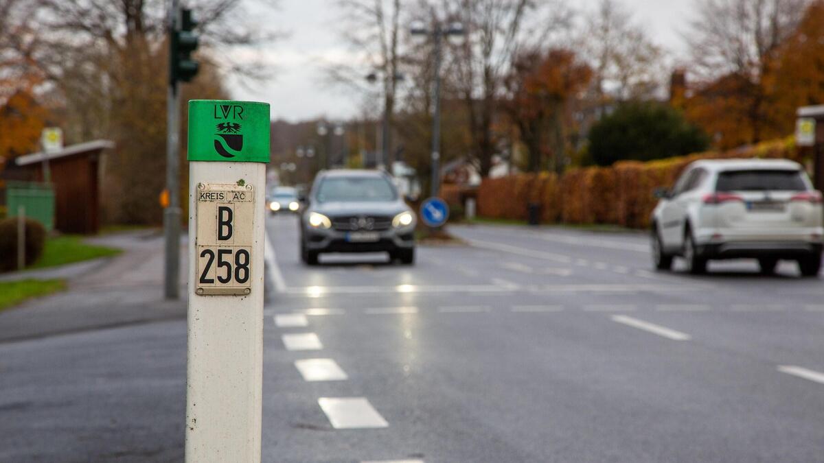 Bauarbeiten auf der B258 in Konzen vor dem Start | Aachener Zeitung