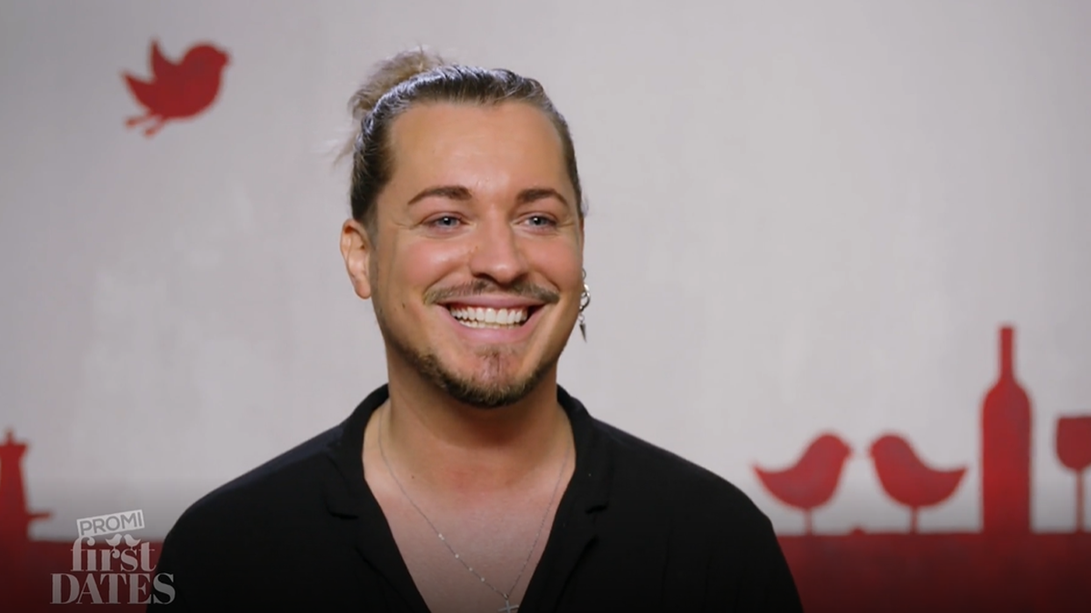 Friseur und Make-up-Artist Thomas Esser aus Düren wünscht sich eine feste Beziehung. 
