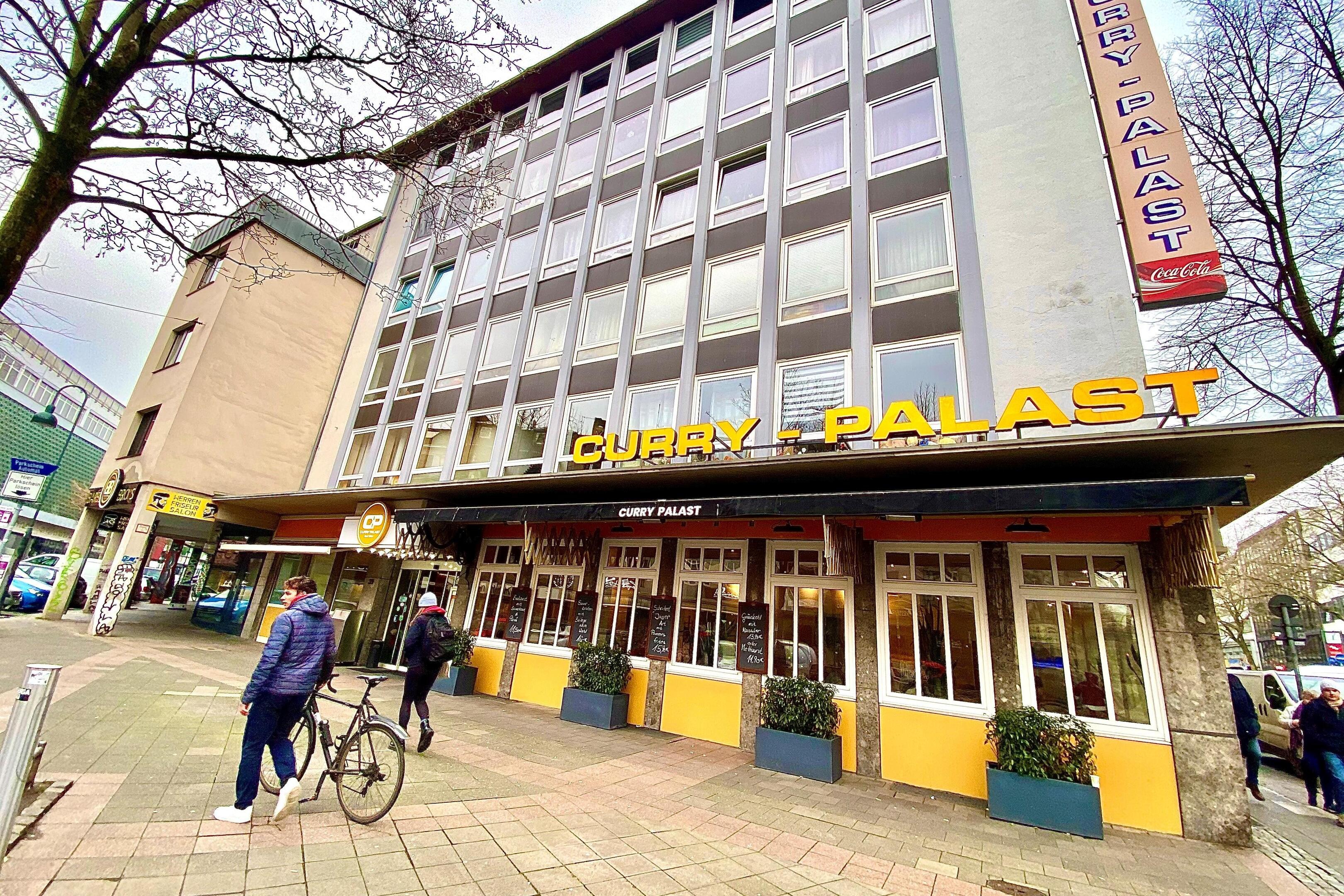 Exponierte Adresse: der Curry-Palast an der Ecke Komphausbadstraße/Peterstraße in Aachen.