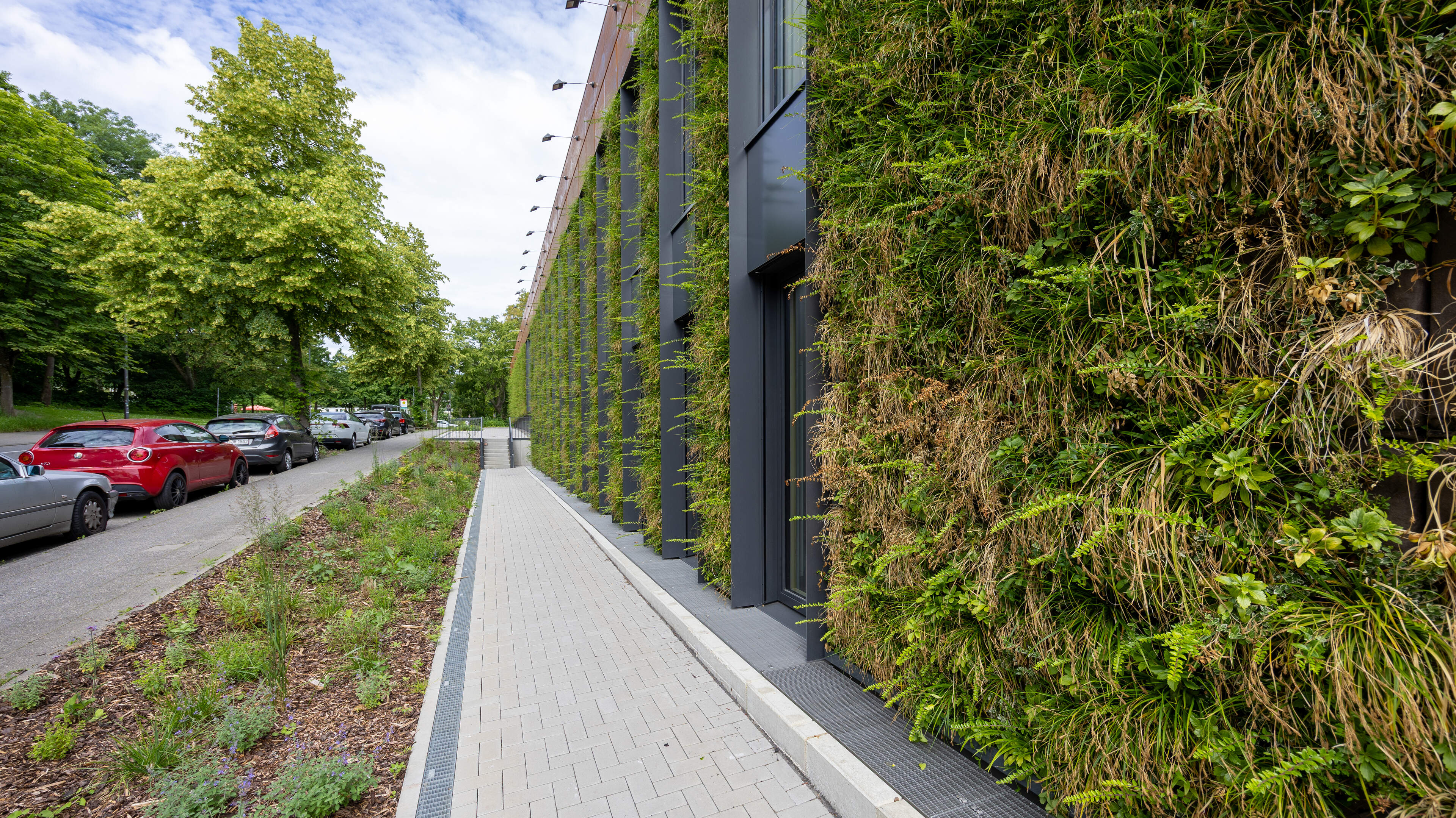 New RWTH Aachen University building: The vibrant building right next to ...