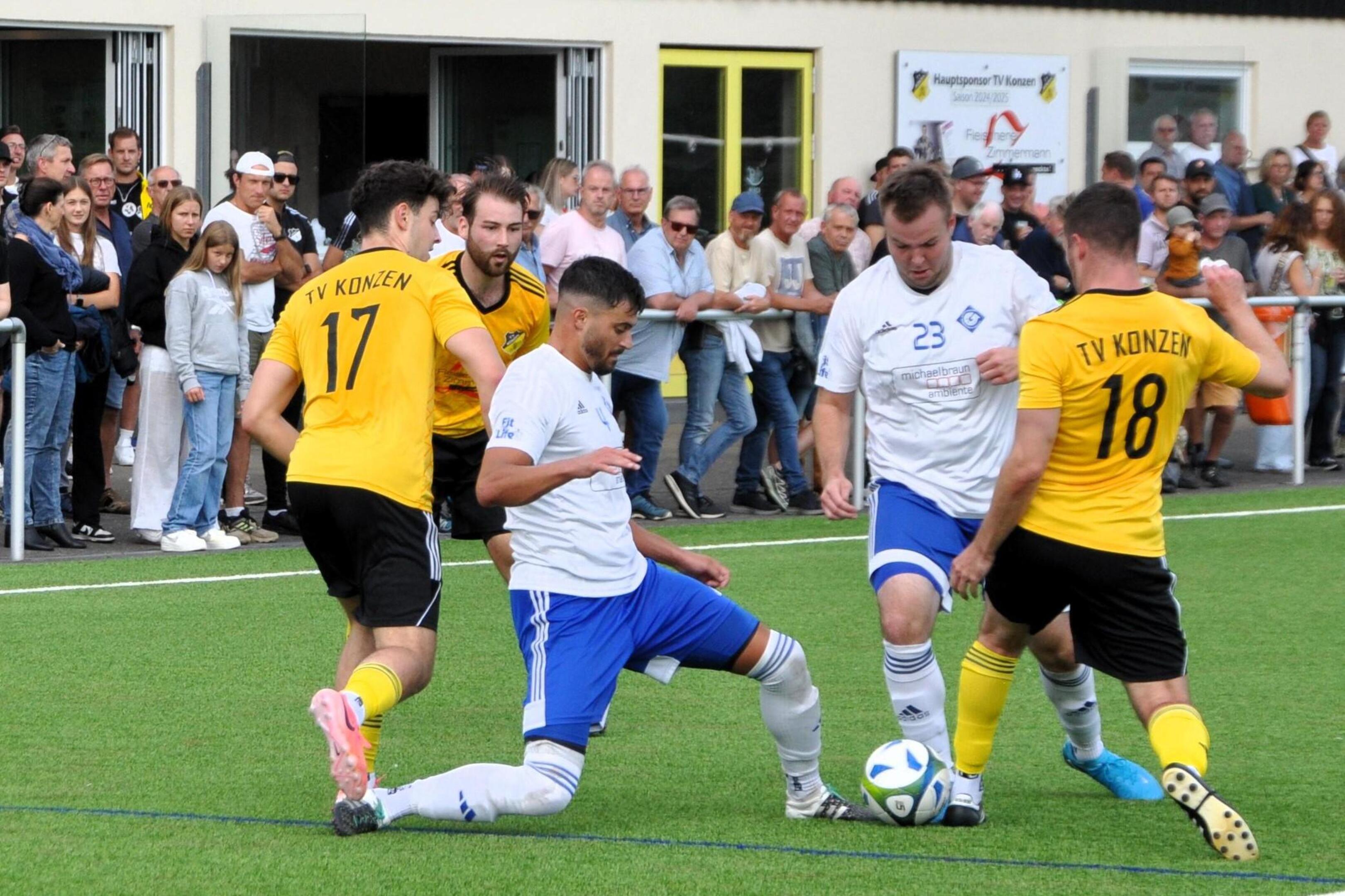 Unnötige Niederlage: Gegen den TV Konzen (in Gelb) verliert Germania Eicherscheid mit 1:2.