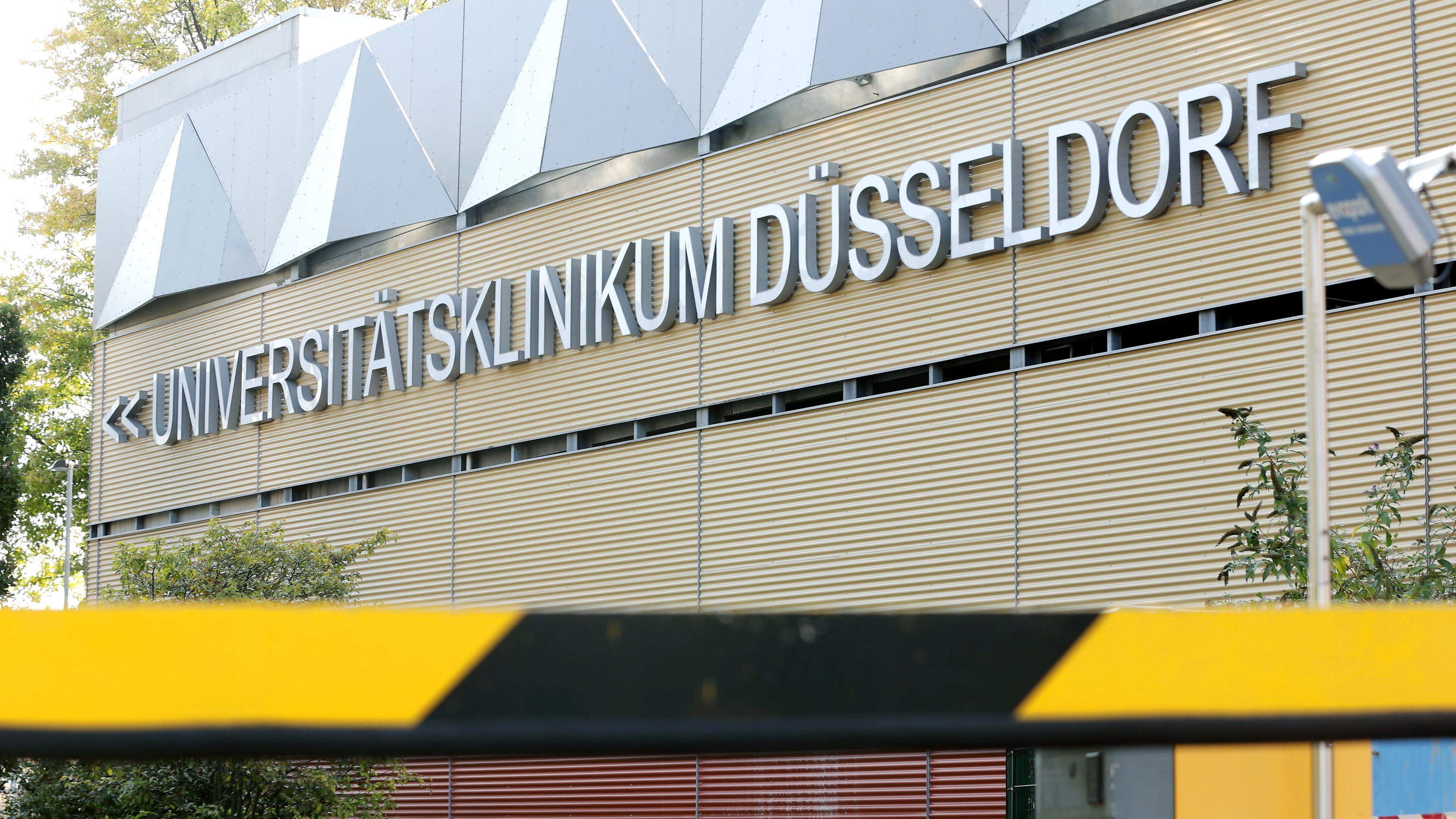 Nach dem umfangreichen Ausfall des IT-Systems am Düsseldorfer Uniklinikum dauern die Ermittlungen von Cybercrime-Spezialisten des Landes an.