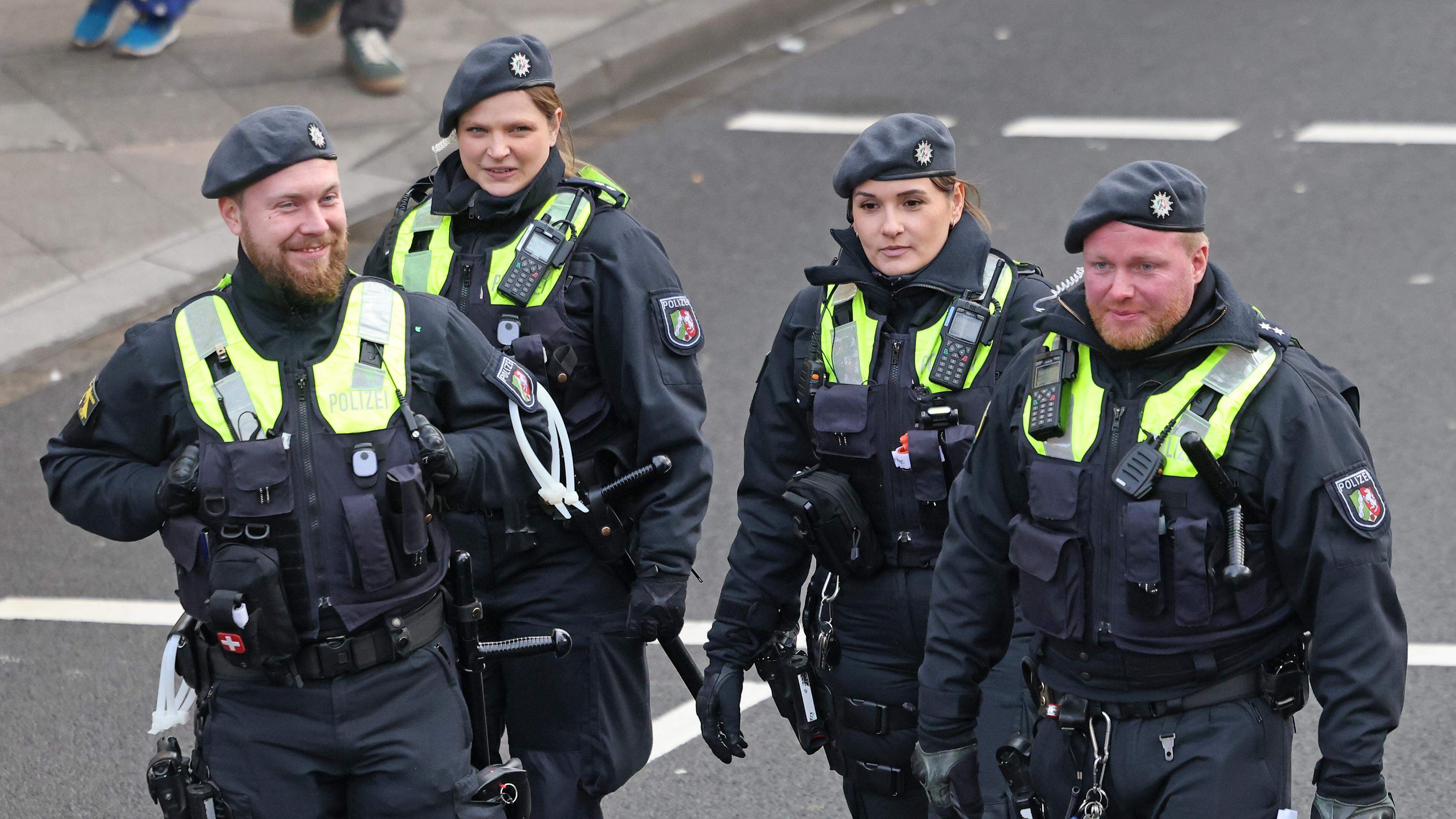 Karneval In Der Städteregion Aachen: Polizei Zieht Bilanz | Aachener ...