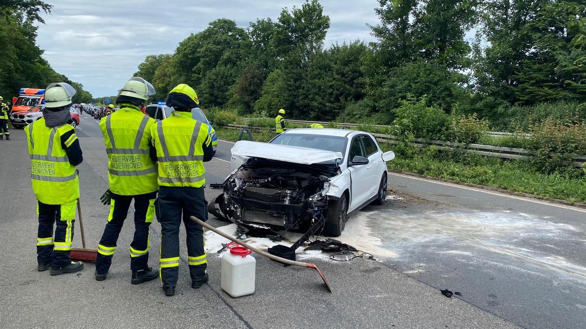 A44 nach Unfall bei Aldenhoven wieder frei