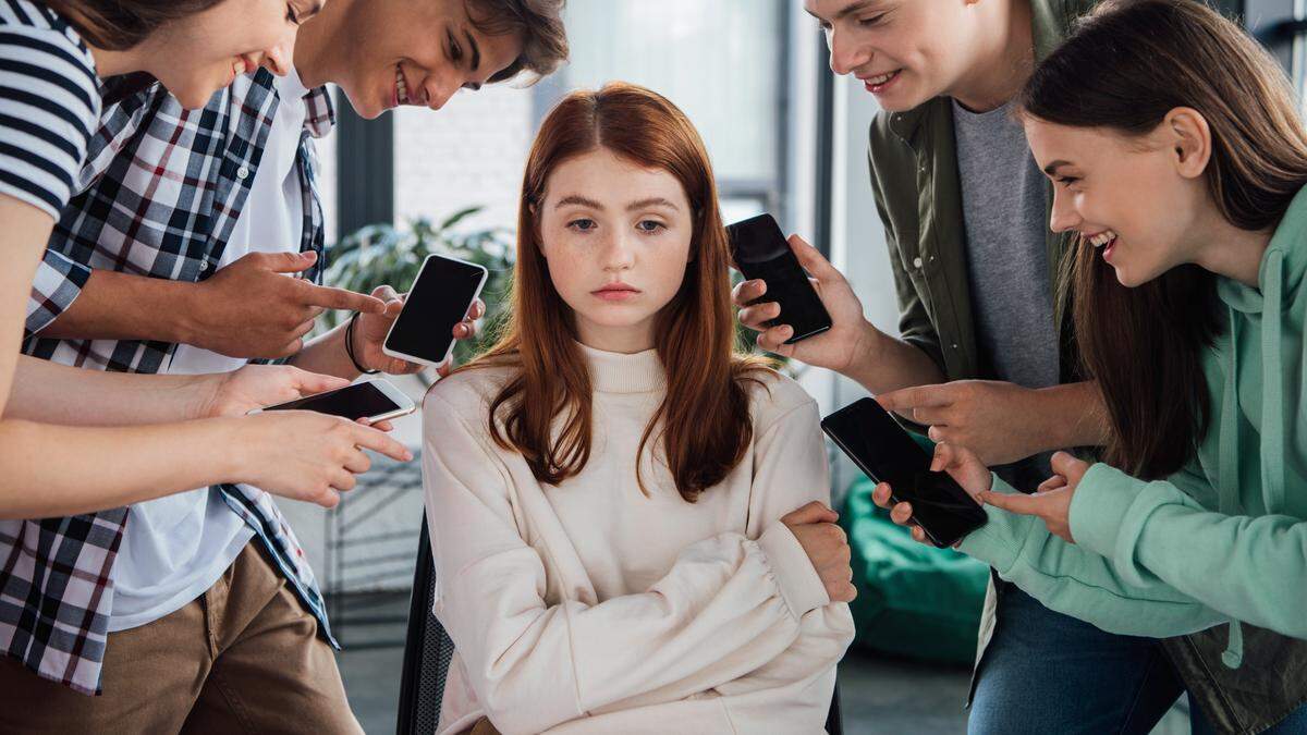 Warum-soziale-Medien-Konflikte-ins-Klassenzimmer-tragen