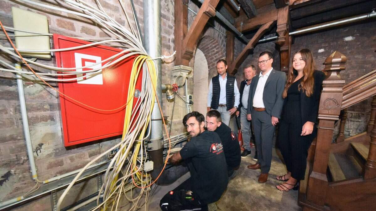 Firma Rene Moderne Brandmeldetechnik aus Baesweiler für den Aachener Dom ...