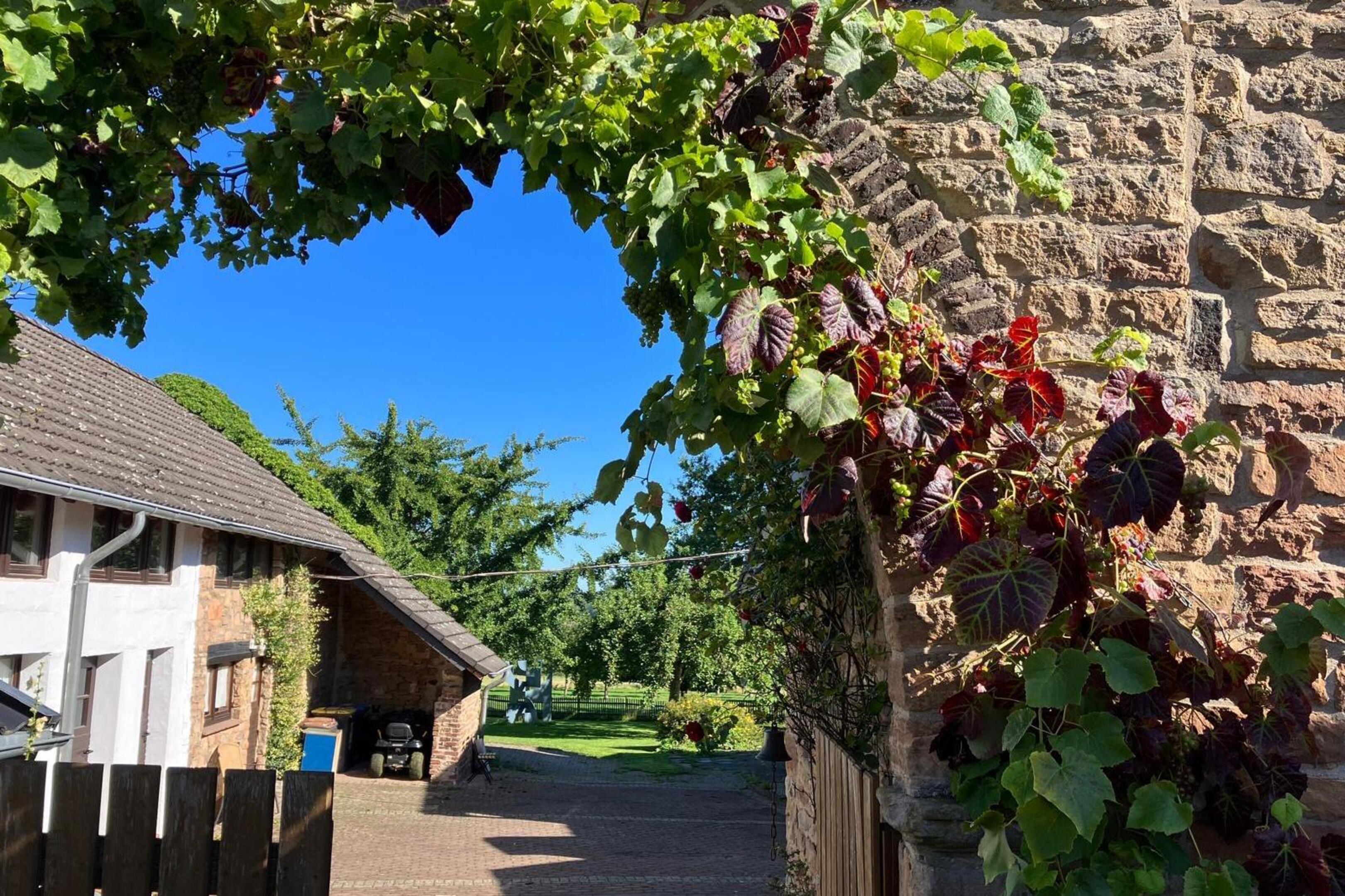 Das Heinrich-Böll-Haus in Langenbroich hat schon vielen Menschen in prekären Lebenslagen eine Zuflucht geboten. Jetzt hat die Gemeinde einen Weg gefunden, die Einrichtung zu unterstützen. 