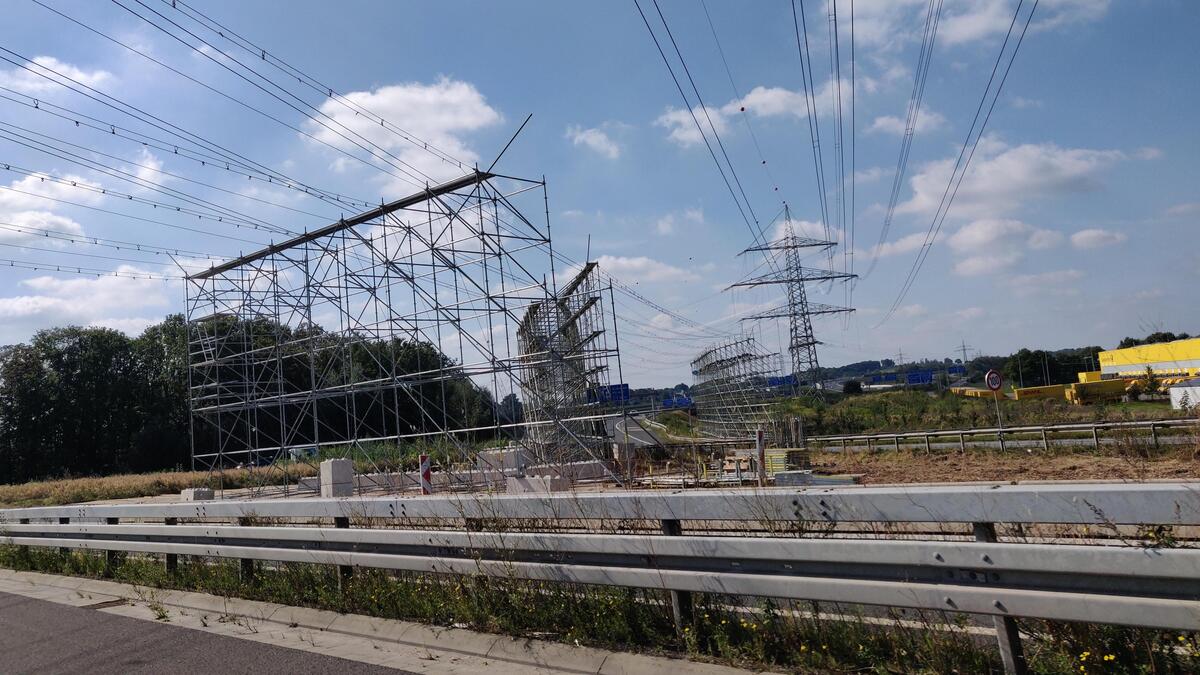 Sperrung der A44 und von Zufahrten im Autobahnkreuz Aachen | Aachener ...