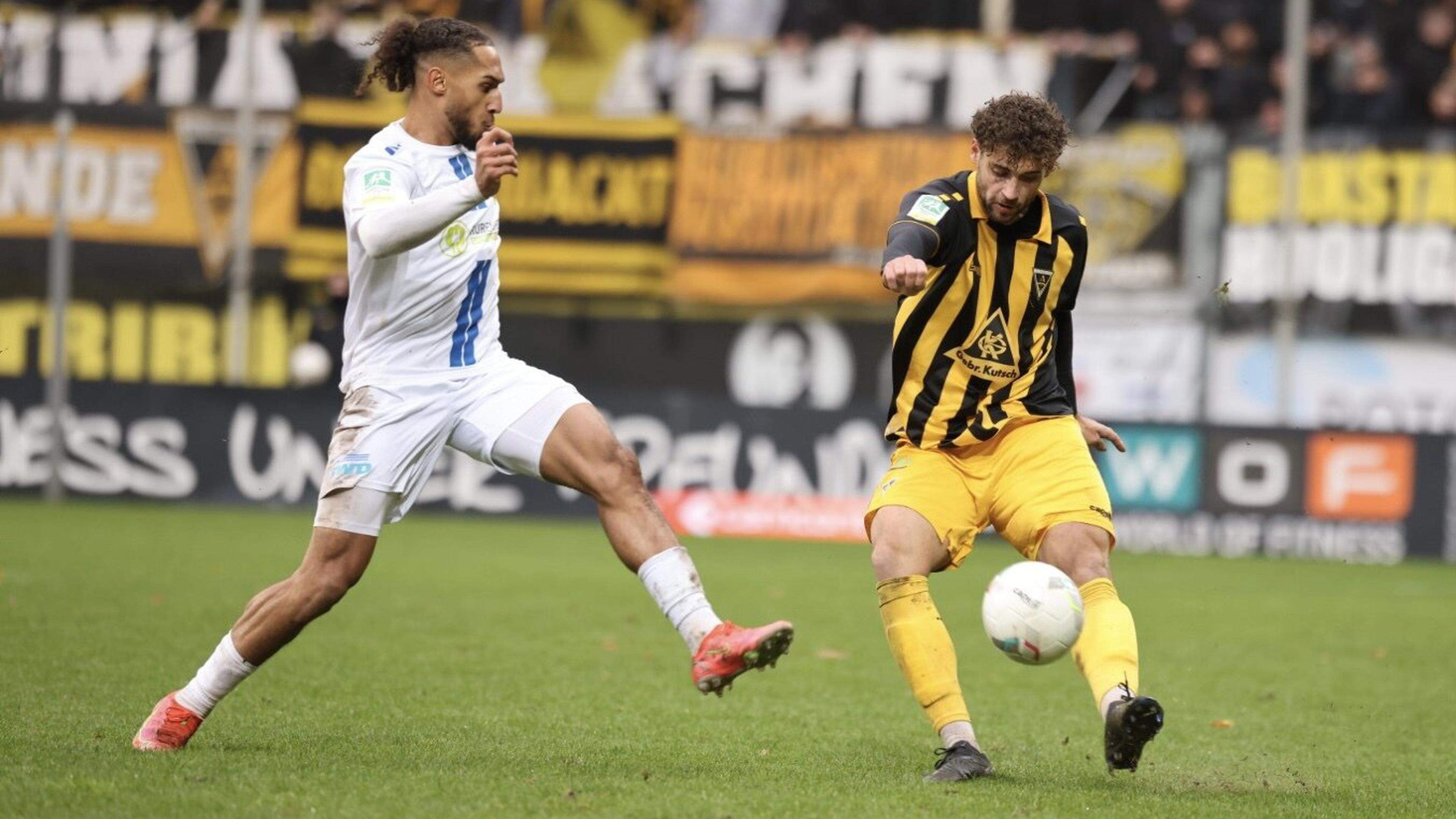 Alemannia Aachen Gewinnt Nachbarschaftsduell Gegen 1. FC Düren ...