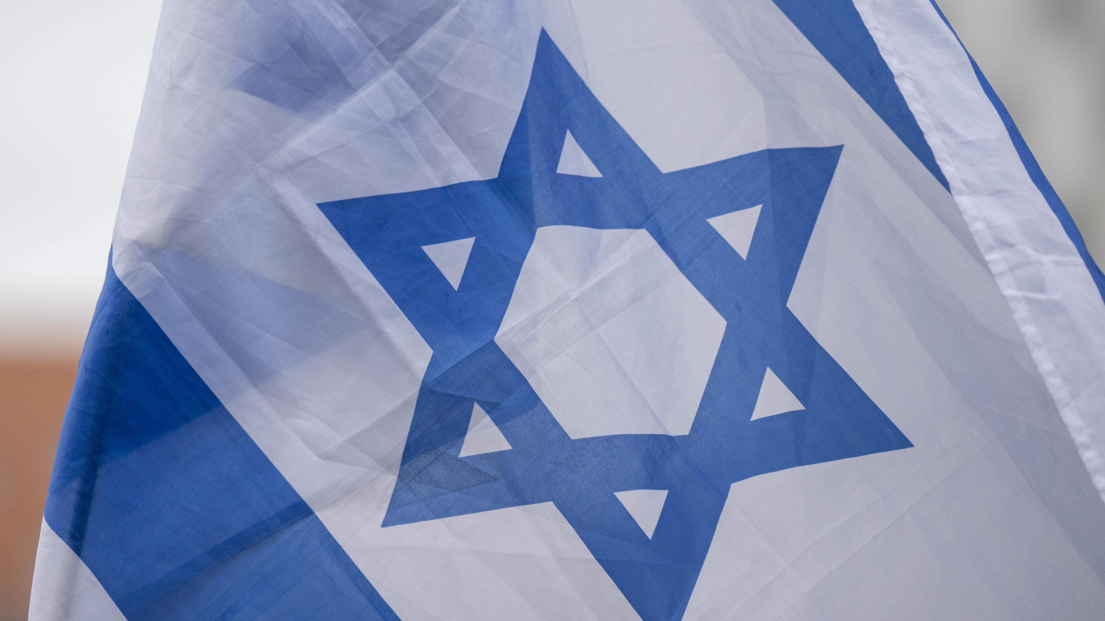 Antisemitische Attacke in Stade: Unbekannte wollen Israel-Flagge
