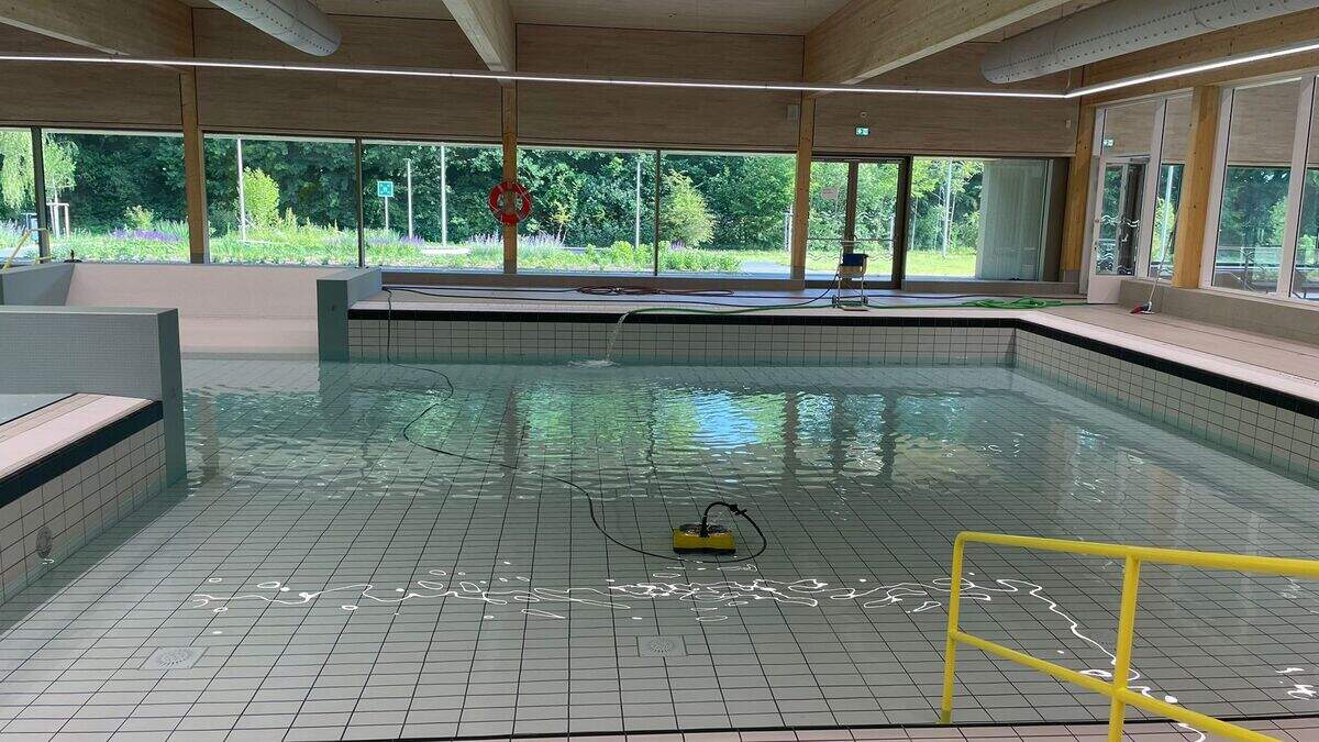 Herzogenrath indoor swimming pool closed again - | water quality not ...