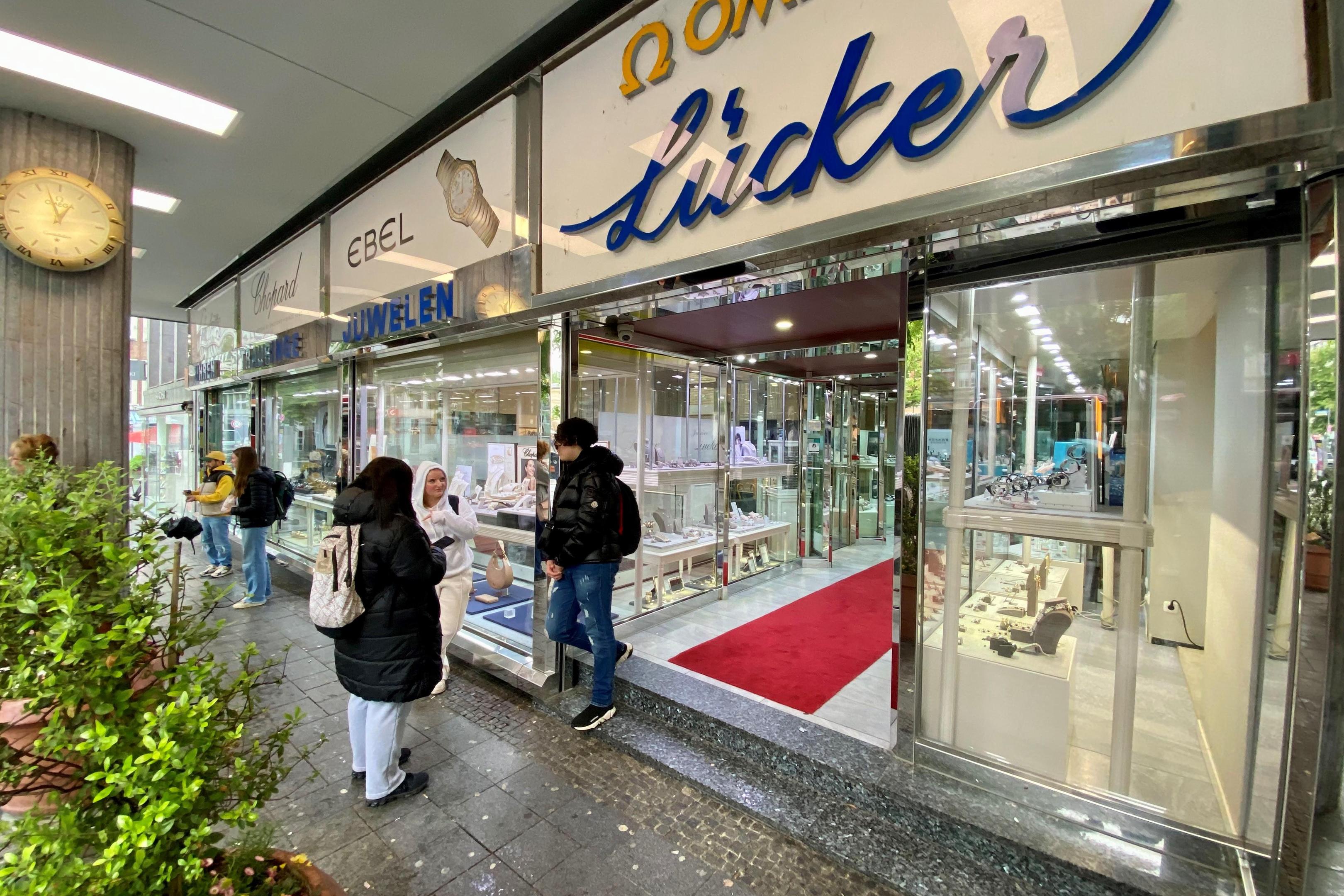 Prominente Adresse: Seit vielen Jahrzehnten ist Juwelier Lücker am Elisenbrunnen in Aachen beheimatet.