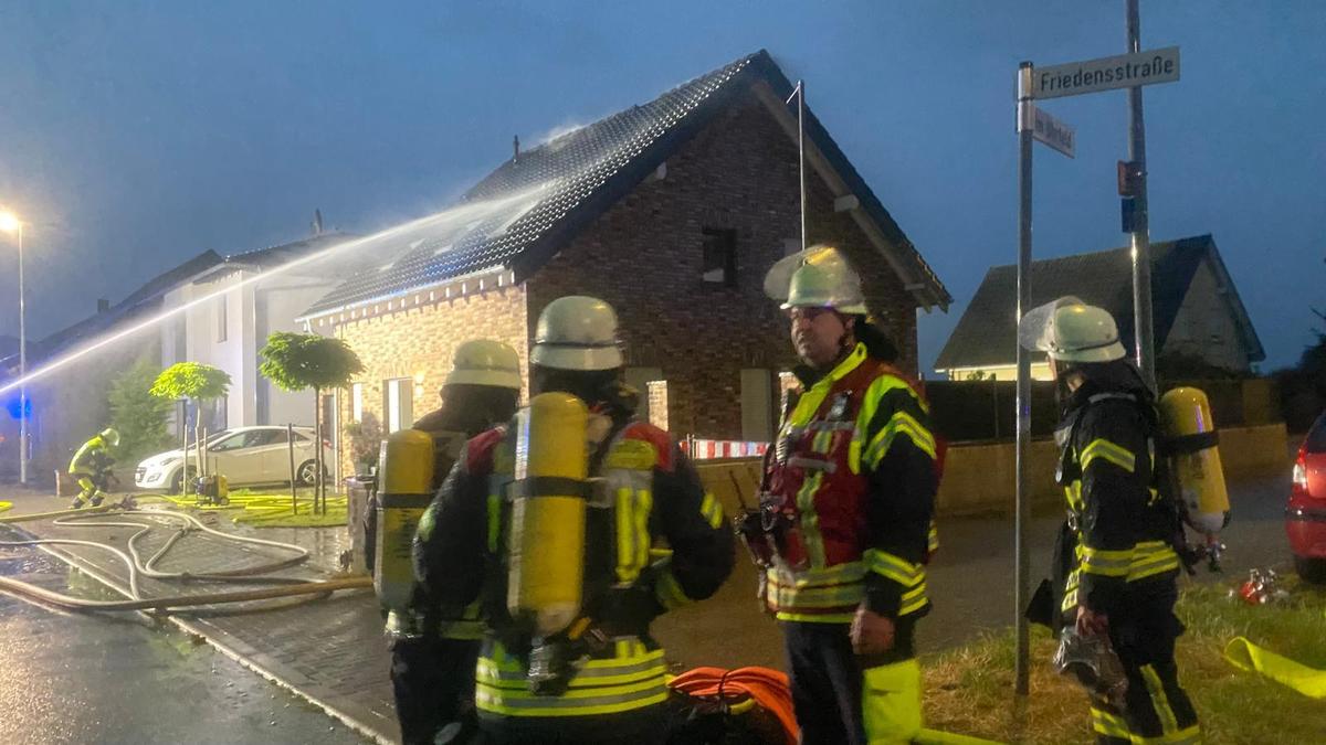 Junge Familie in Aldenhoven verliert durch Blitzeinschlag ihr Zuhause