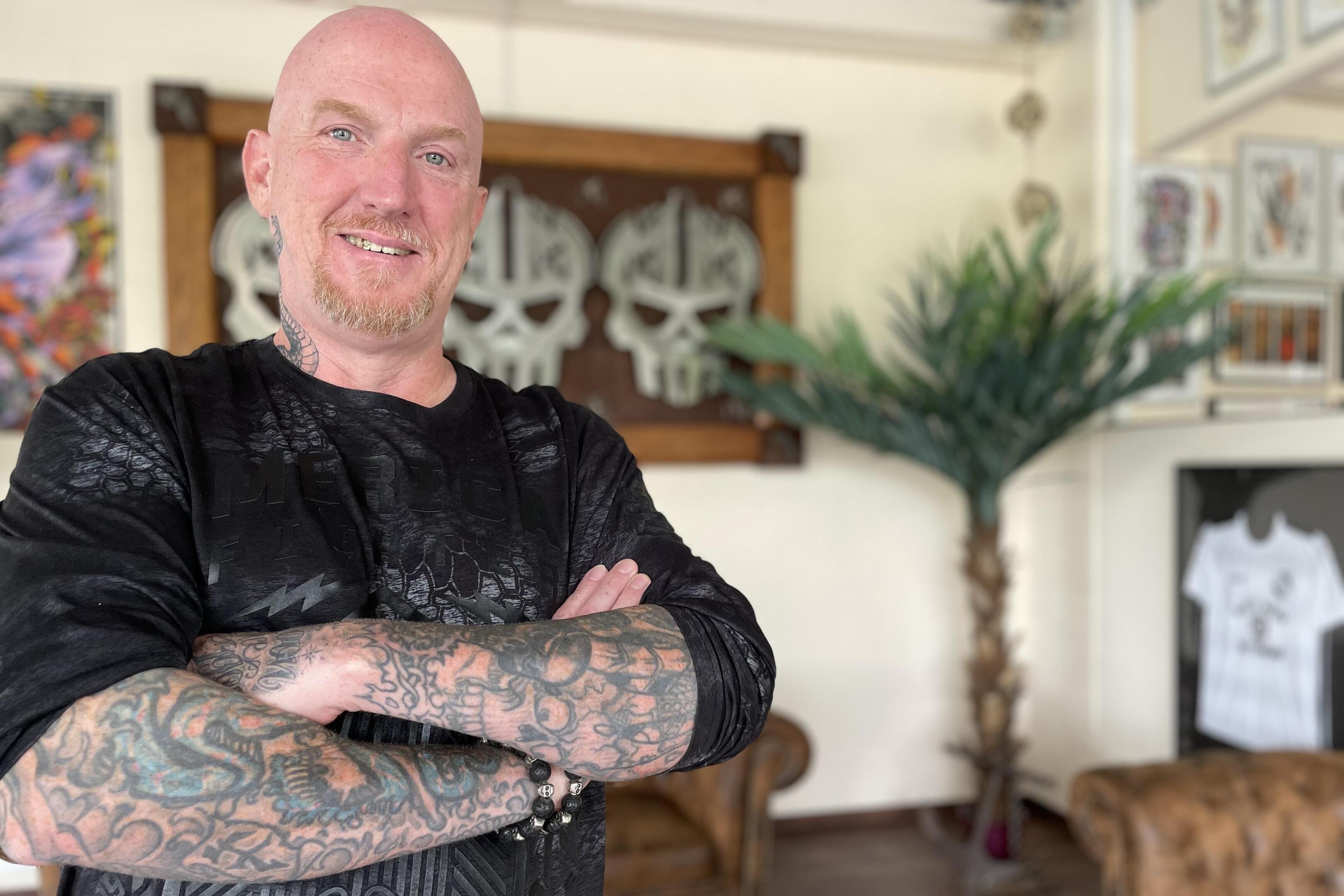 Jörn Elsenbruch ist der Besitzer und Erfinder von Magic Moon, dem größten Tattoostudio von Erkelenz. 