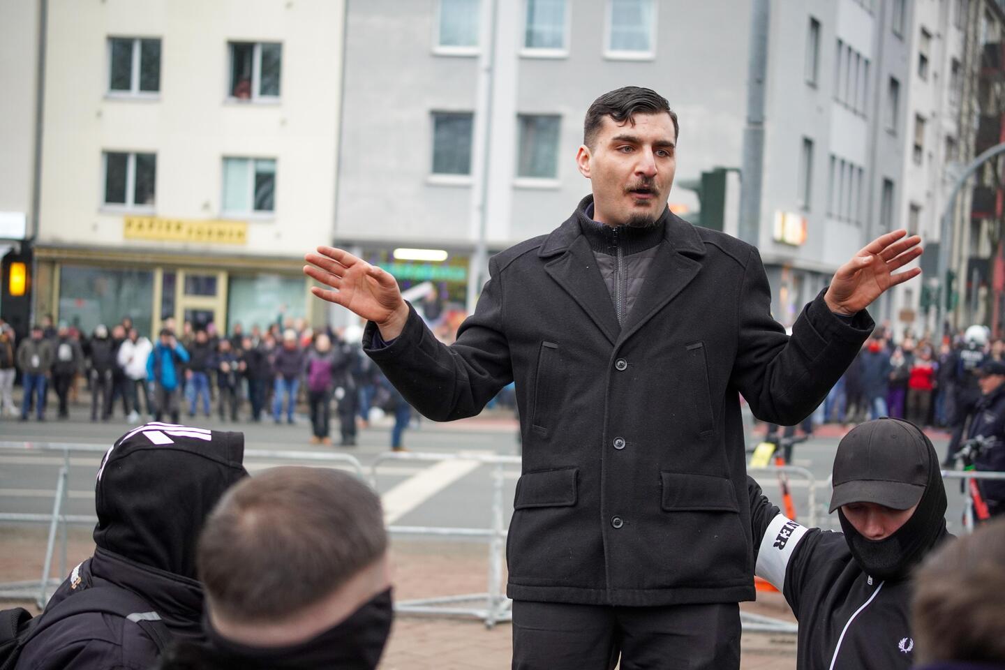 Ferhat Sentürk: Erst AfD, dann Nazidemos – und jetzt Integrationsrat ...